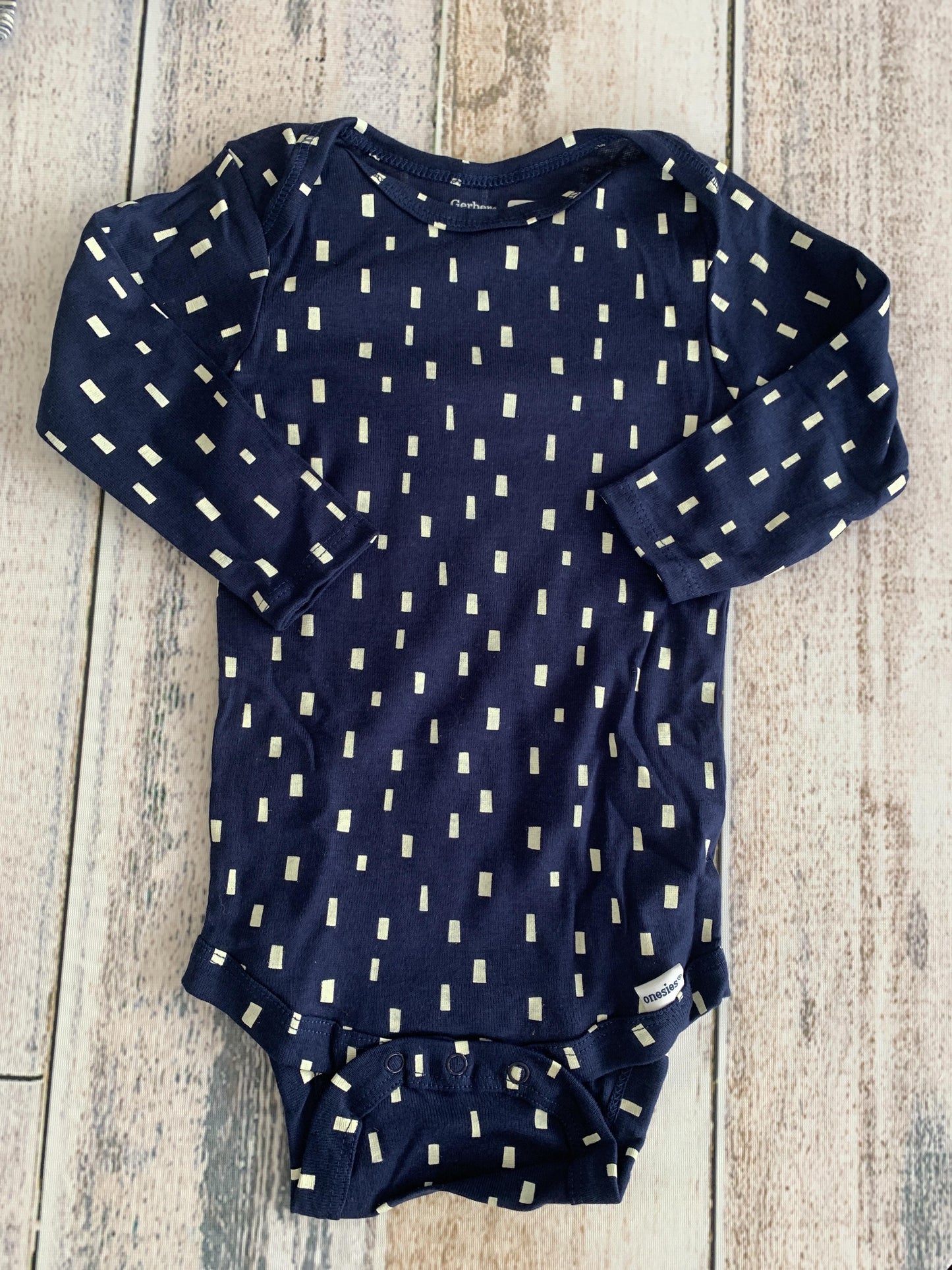 Gerber organic Unisex Navy Blue | White | Pattern Onesie Size: 6-9 months Navy Blue | White | Pattern
