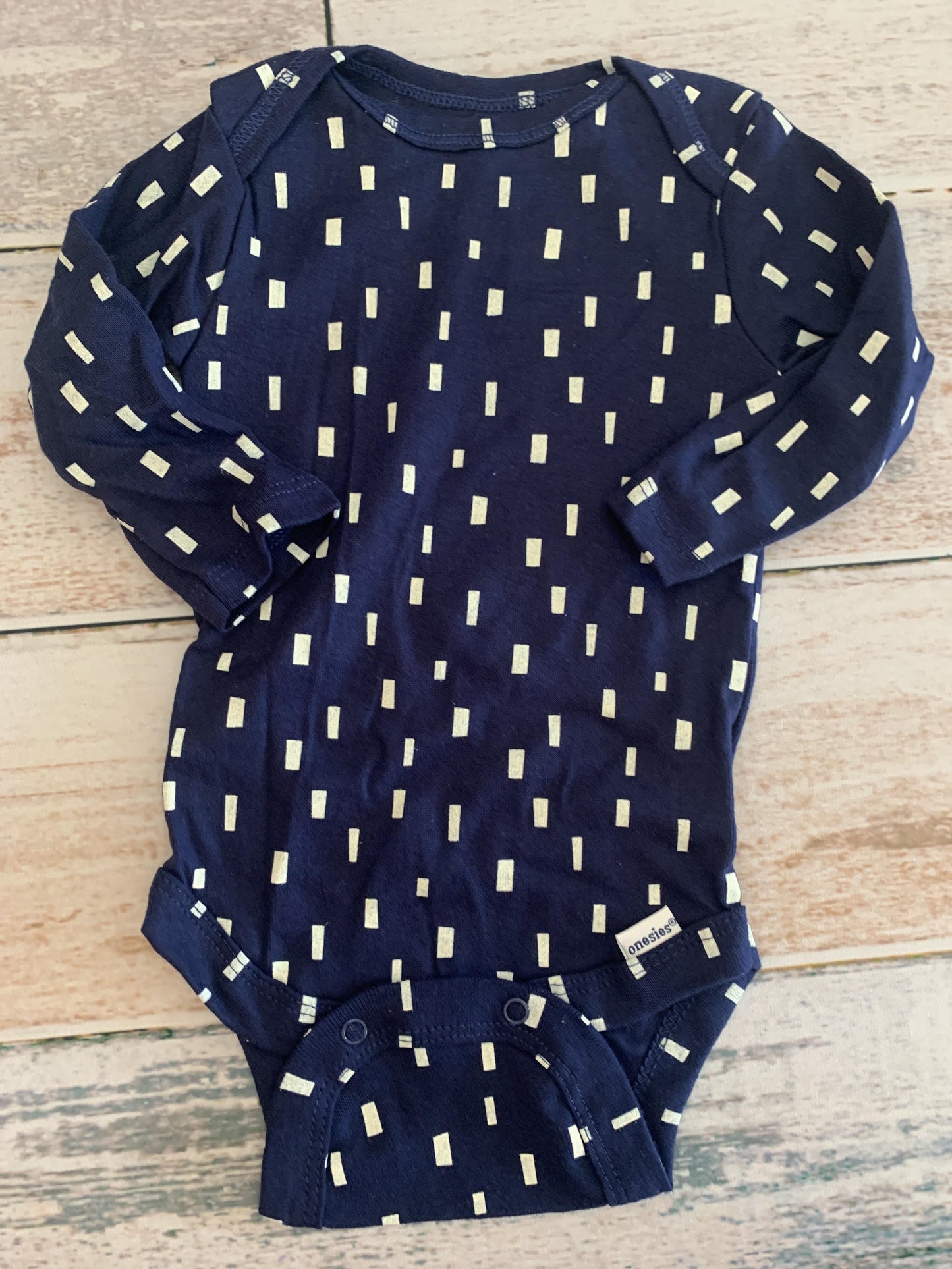 Gerber organic Boys Navy Blue | White | Pattern Onesie Size: 0-3 months Navy Blue | White | Pattern