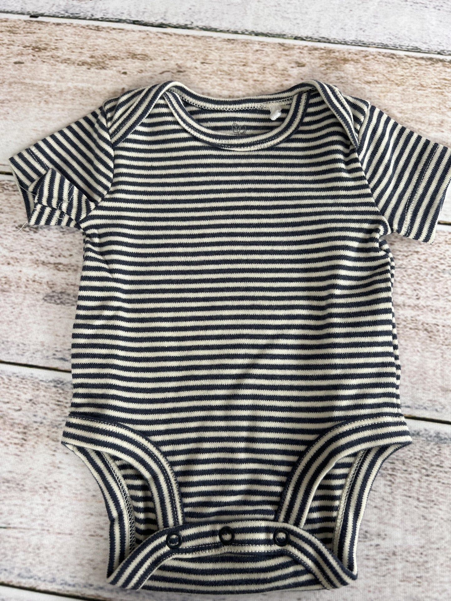 Oliver & Rain Boys Navy Blue | White | Stripe Onesie Size: Newborn Navy Blue | White | Stripe