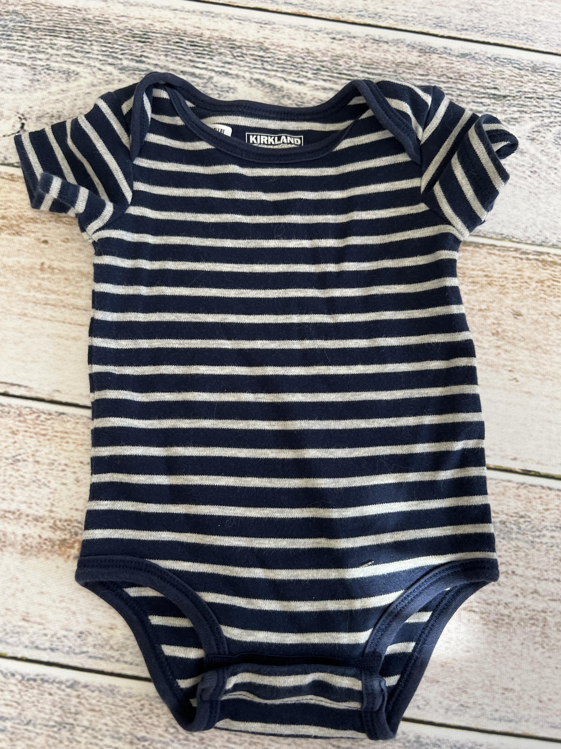 Kirkland Boys Navy Blue | White | Stripe Onesie Size: 3-6 months Navy Blue | White | Stripe
