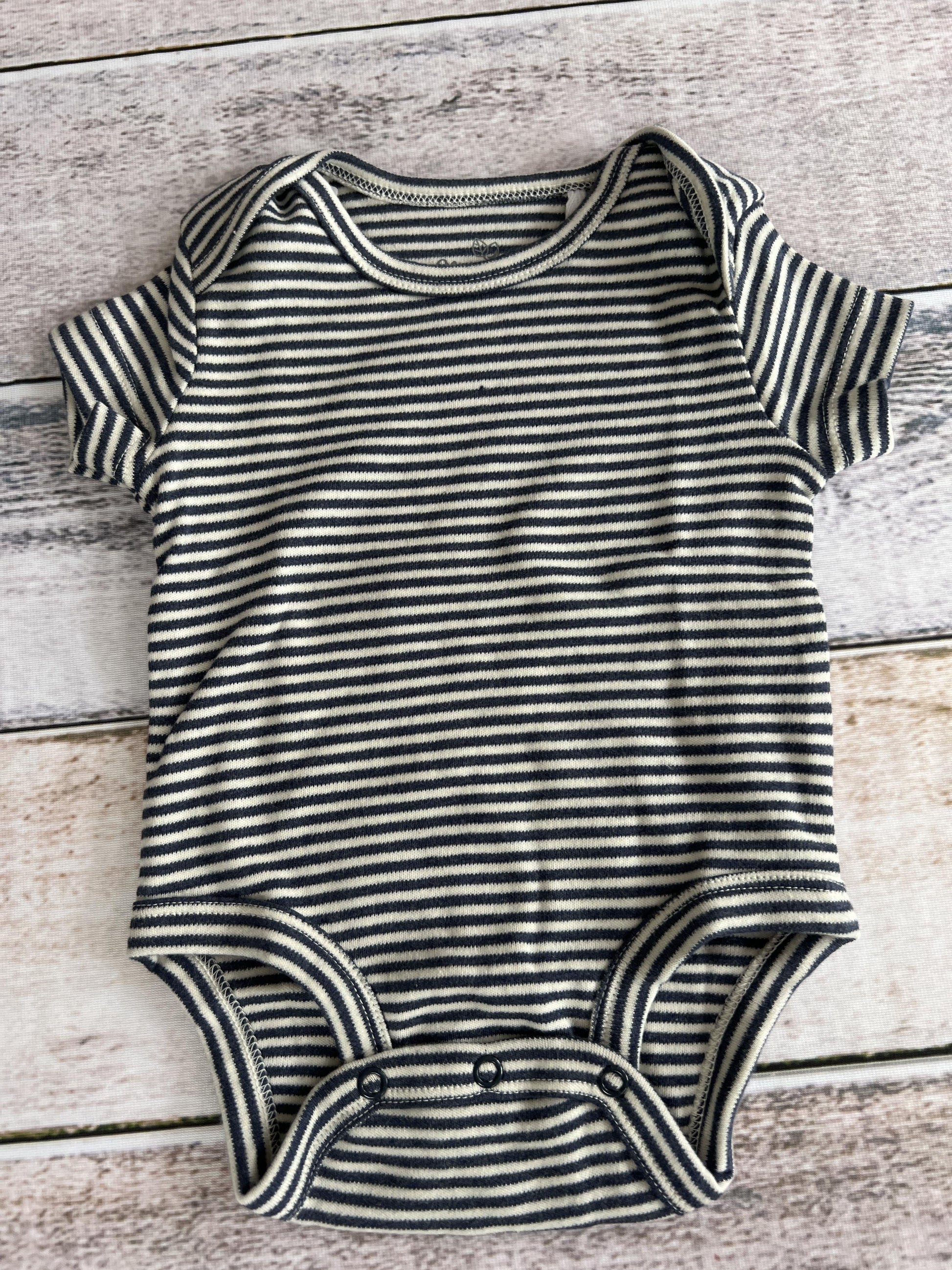 Oliver & Rain Boys Navy Blue | White | Stripe Onesie Size: 3 months Navy Blue | White | Stripe