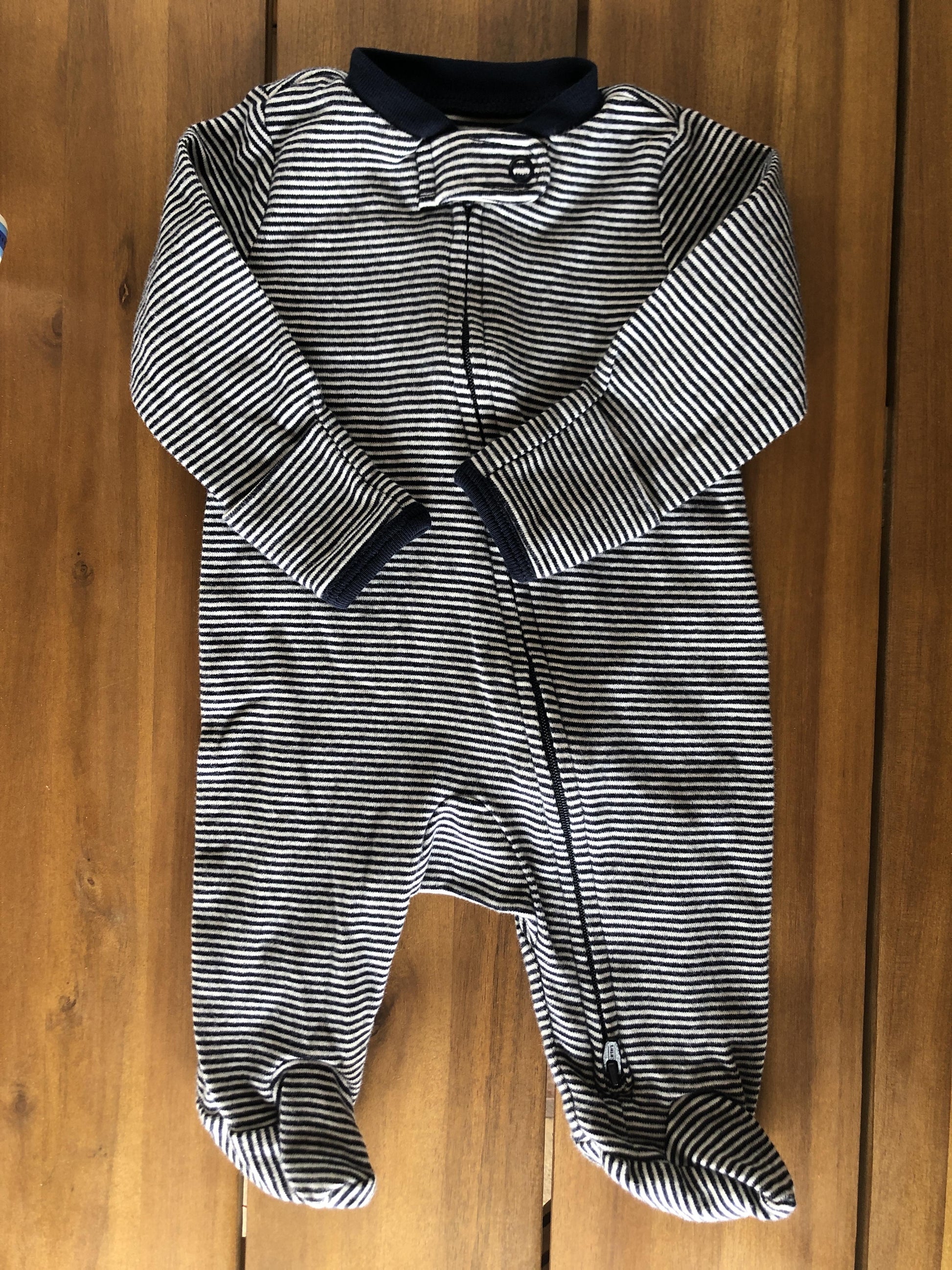 Carters Boys Navy Blue | White | Striped Pajamas Size: Newborn Navy Blue | White | Striped