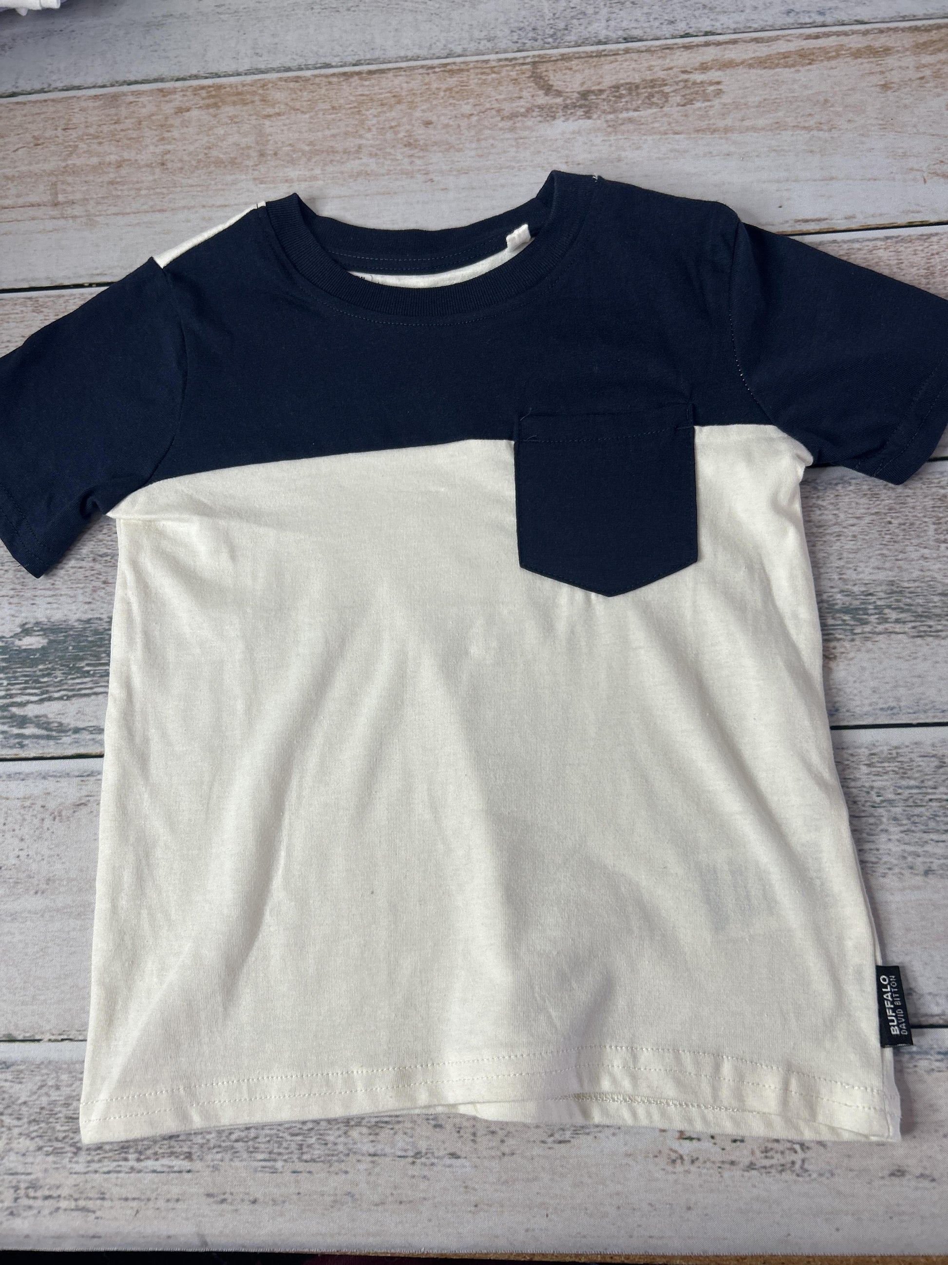 Boys Navy Blue | White T-Shirt Size: 4T Navy Blue | White