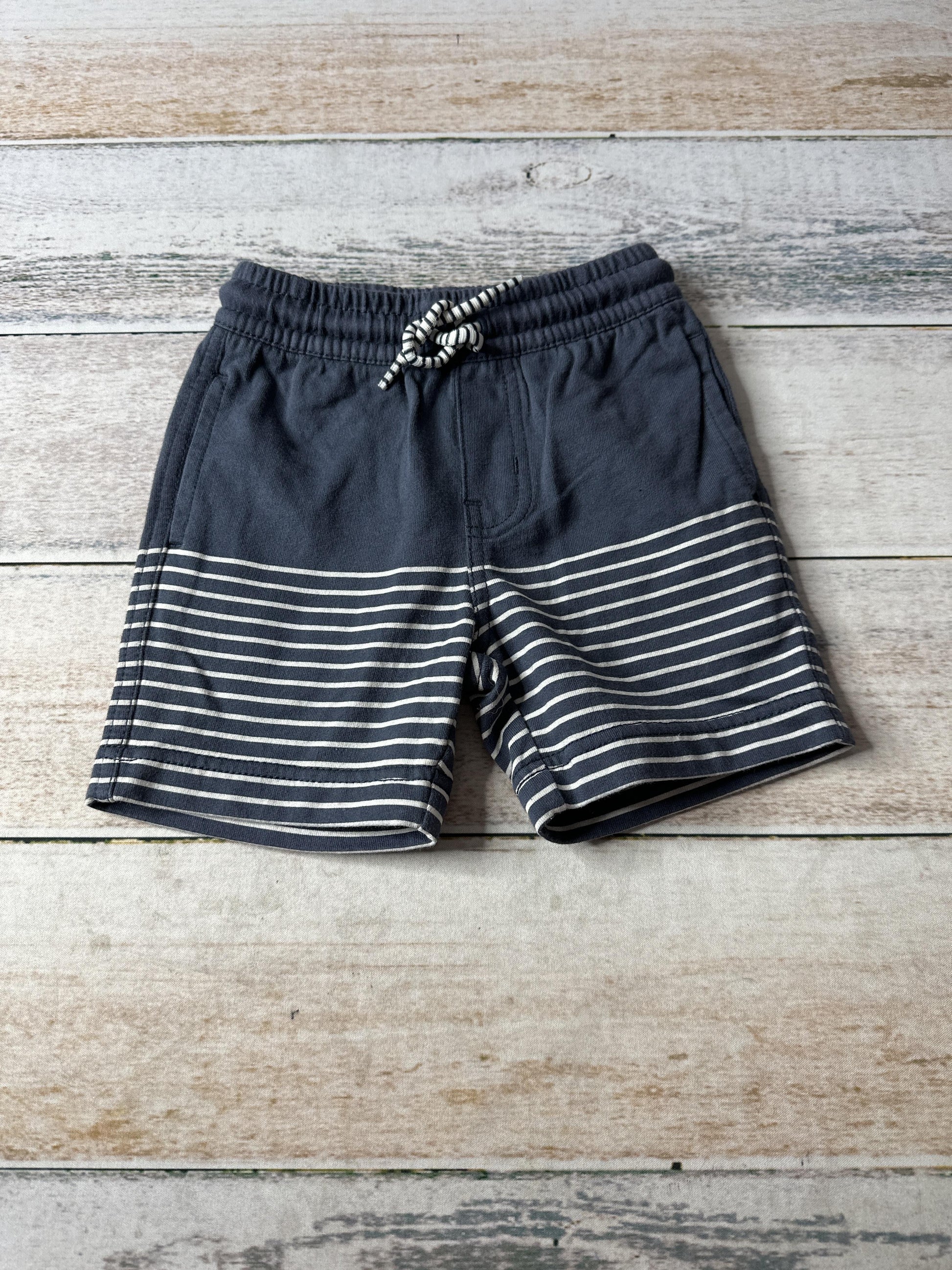 Tea Boys Navy Blue Shorts Size: 2T Navy Blue
