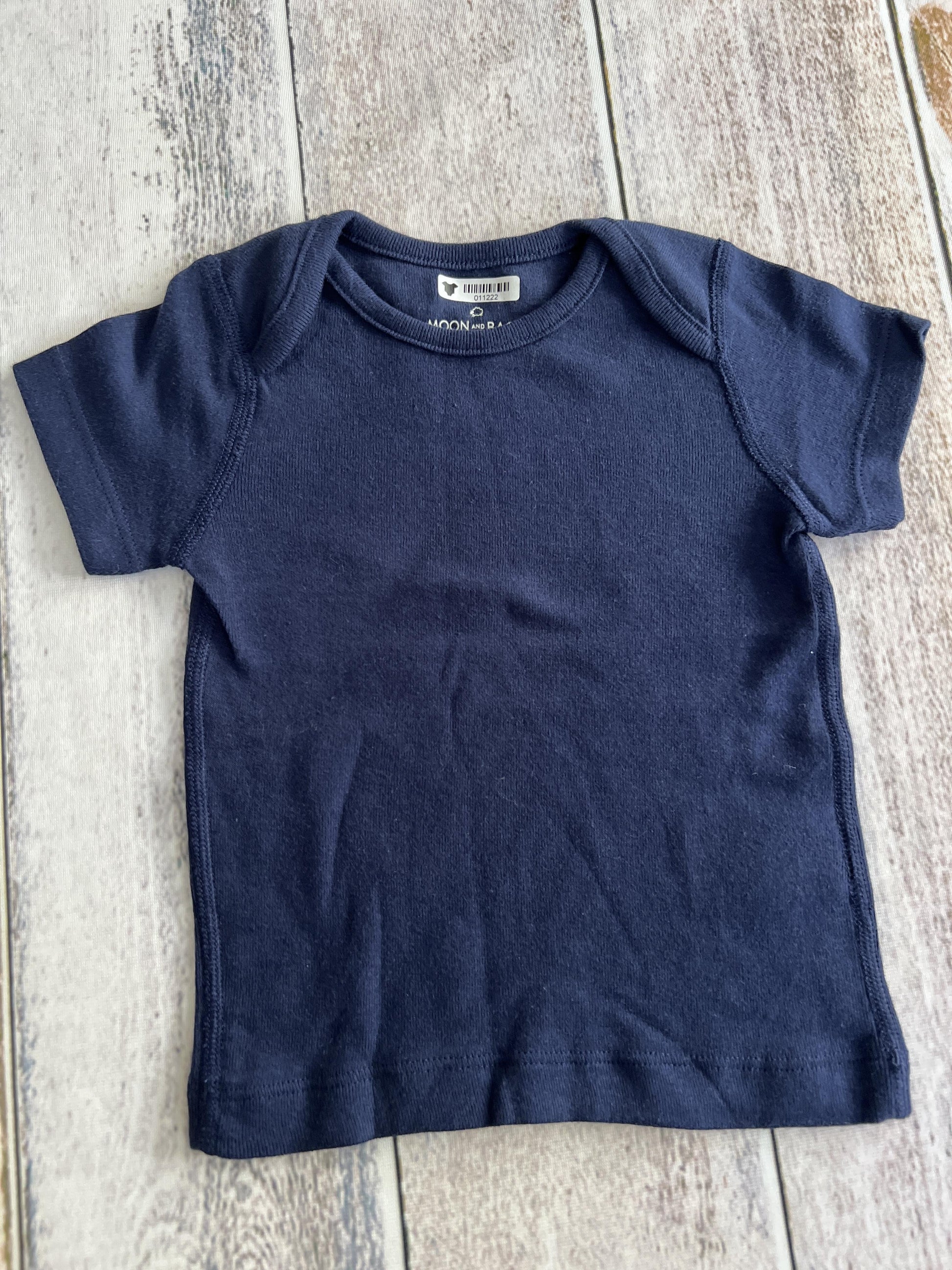 Moon and back Boys Navy Blue T-Shirt Size: 12-18 months Navy Blue