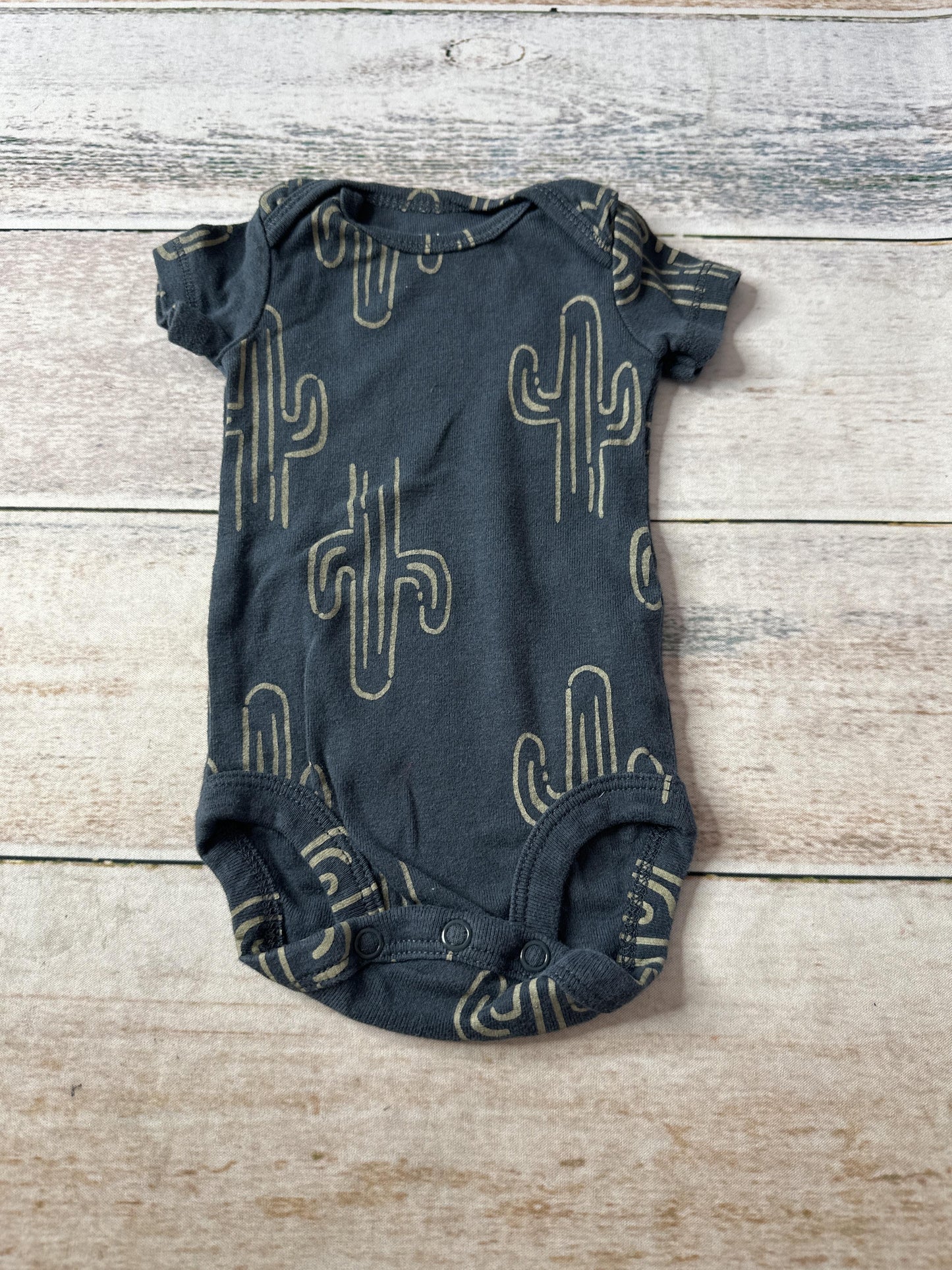 Unisex Onesie Size: Newborn