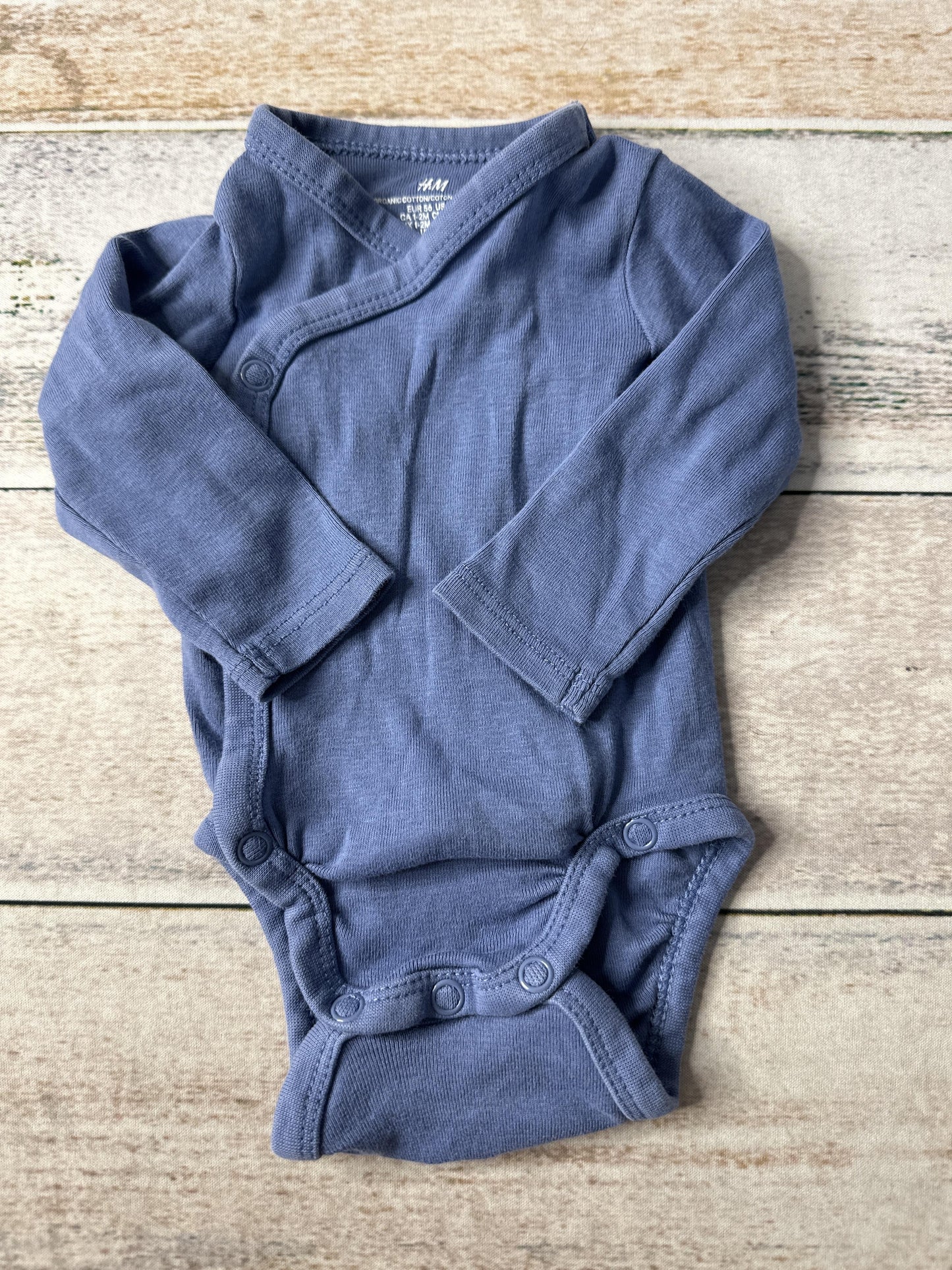 Unisex Onesie Size: Newborn