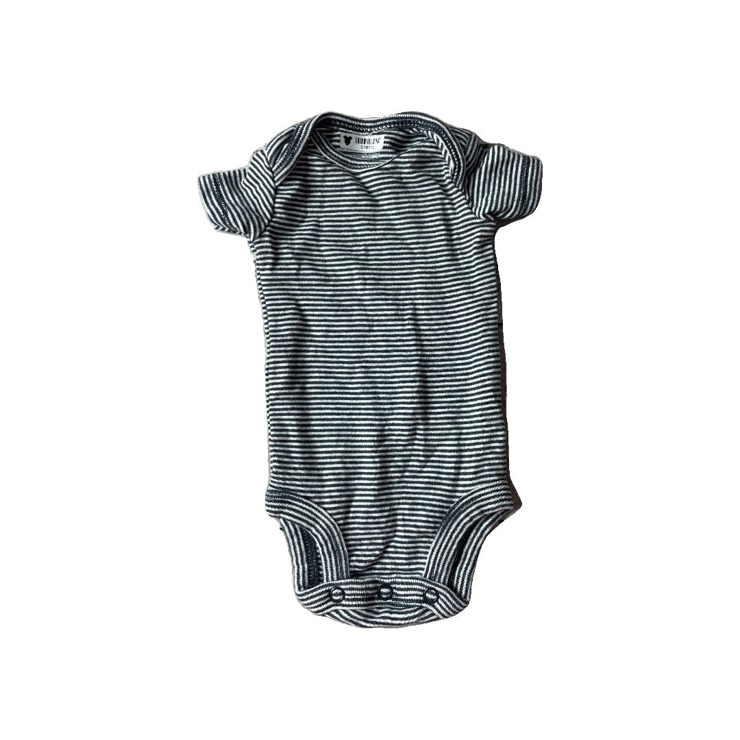 Unisex Onesie Size: Newborn