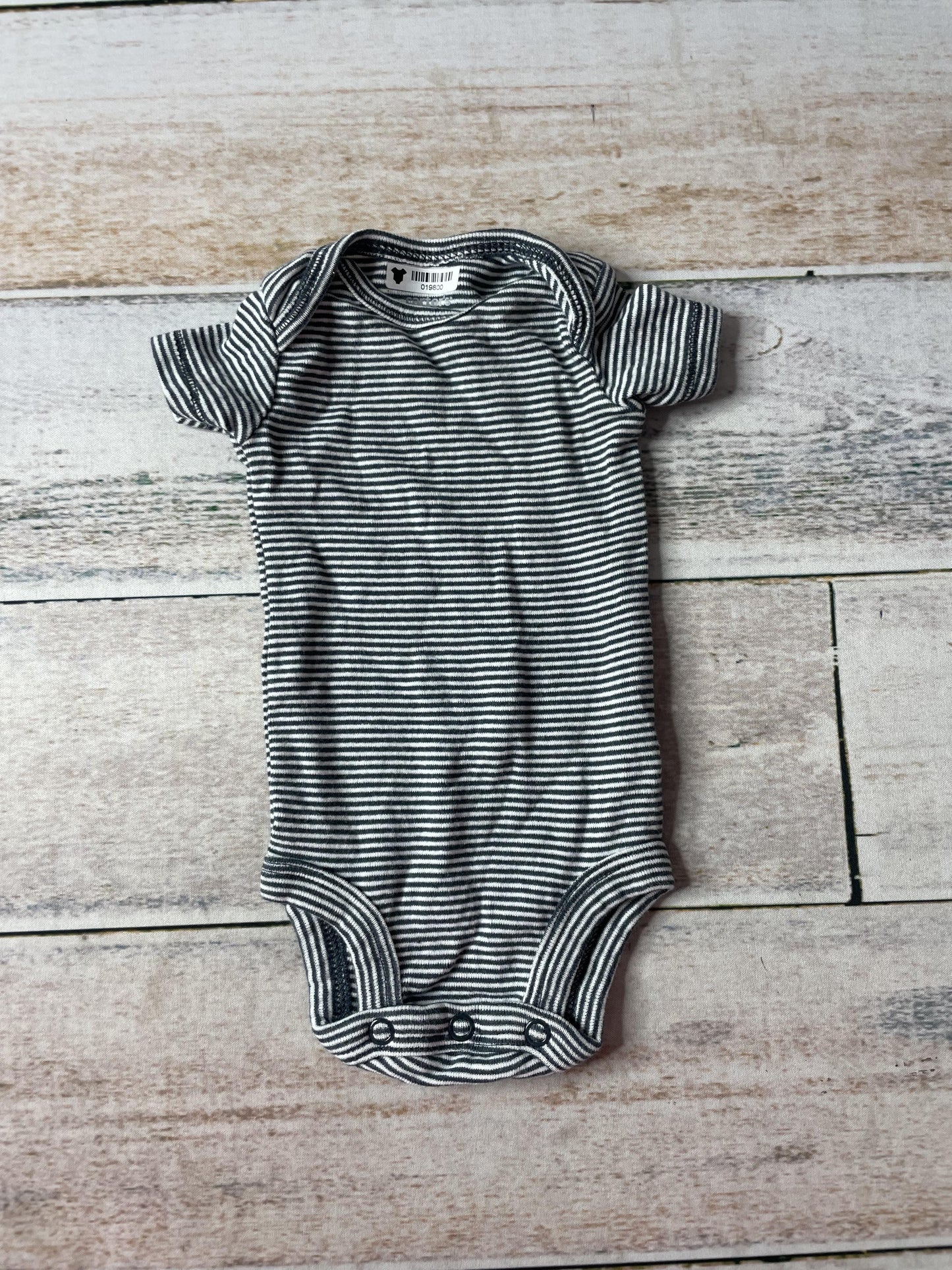 Unisex Onesie Size: Newborn