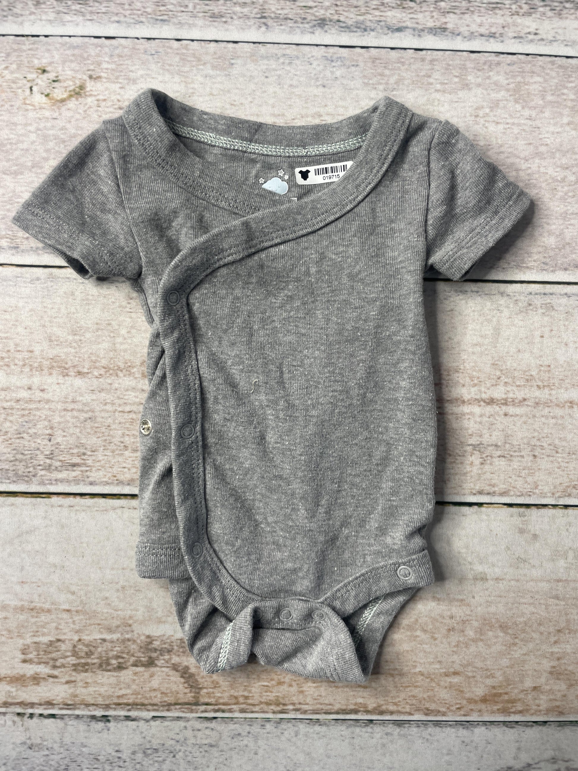 Cloud Island Unisex Onesie Size: Newborn