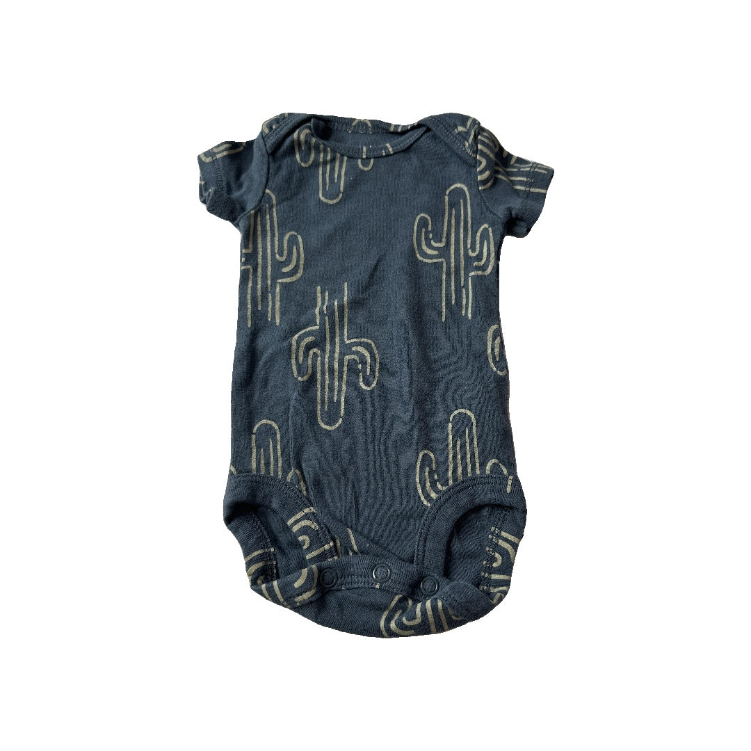 Unisex Onesie Size: Newborn