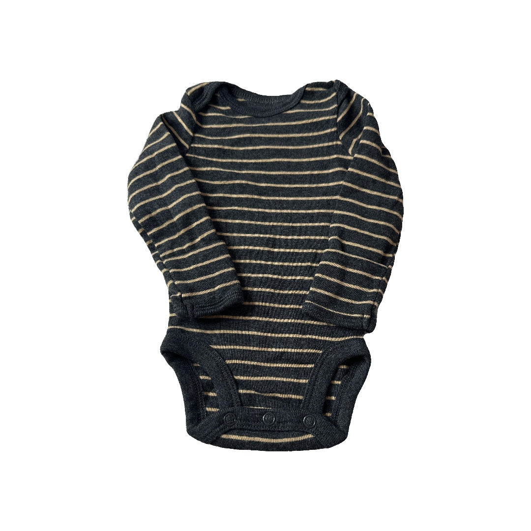 Unisex Onesie Size: Newborn