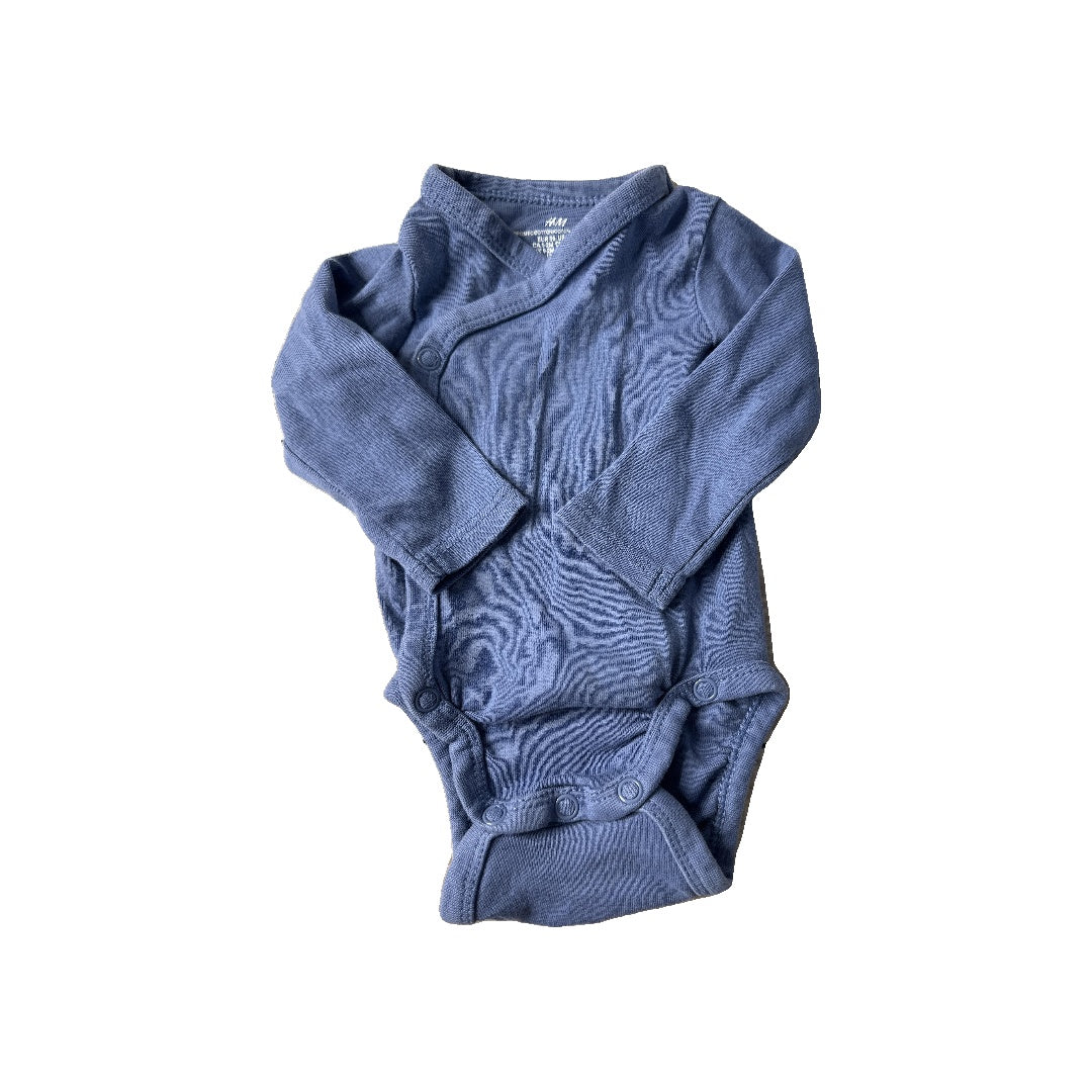 Unisex Onesie Size: Newborn