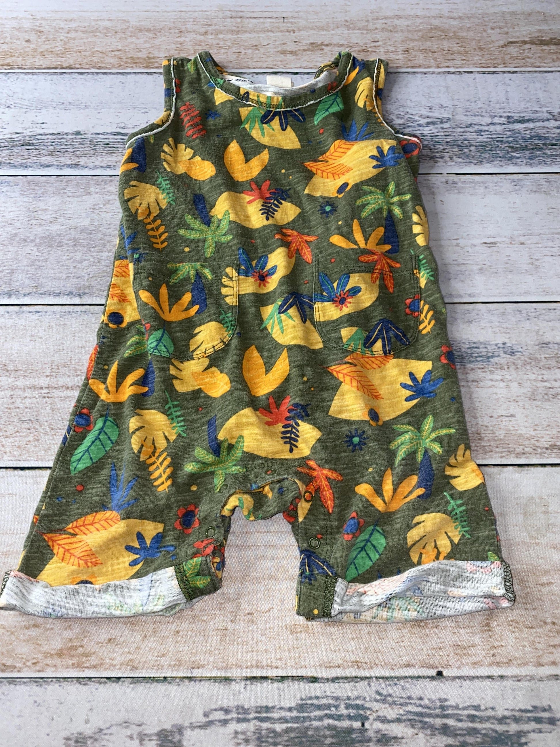 Tucker + Tate Boys Olive | Pattern Romper Size: 18 months Olive | Pattern