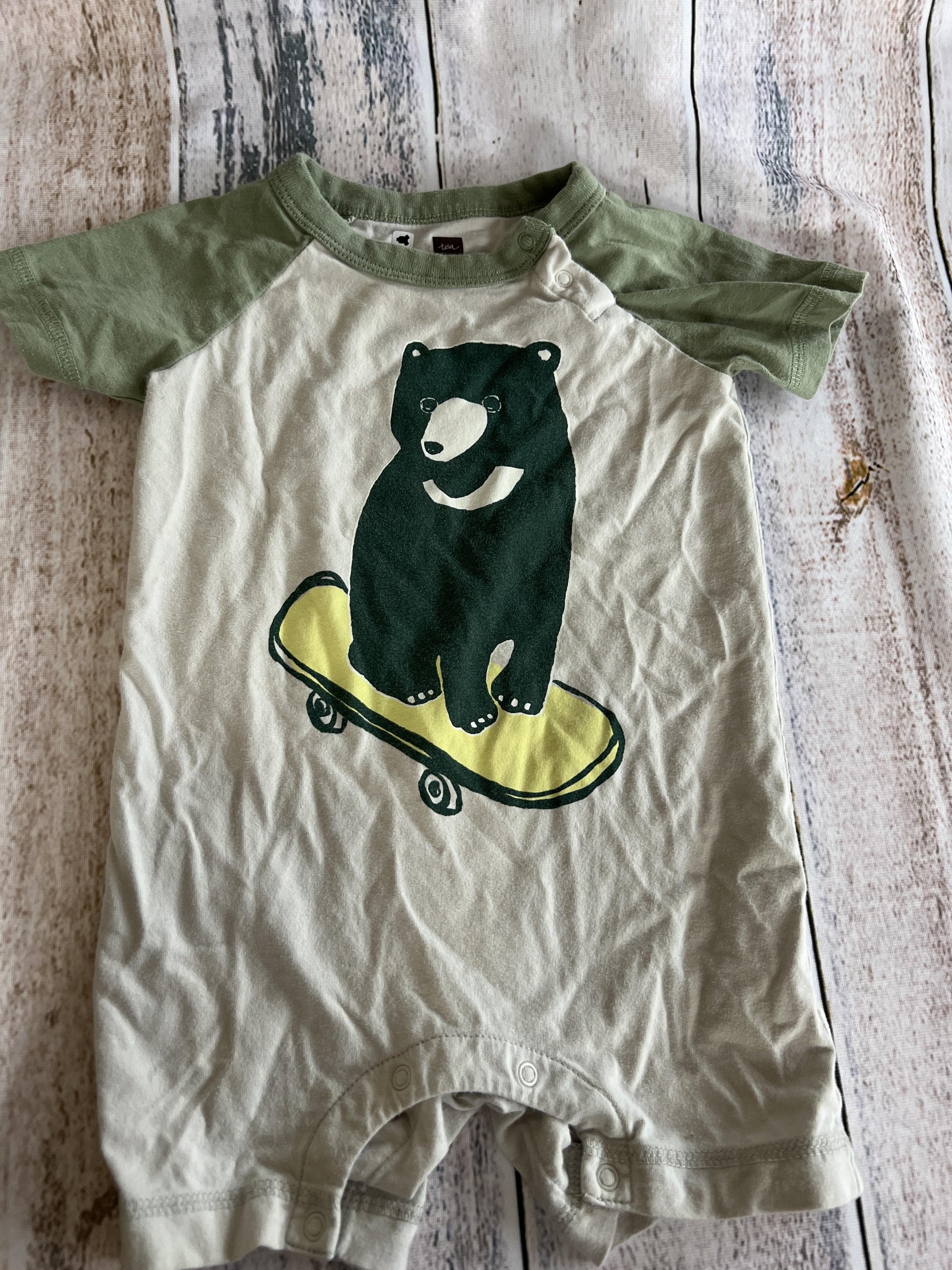 Tea Boys Olive | Tan Romper Size: 9-12 Months Olive | Tan