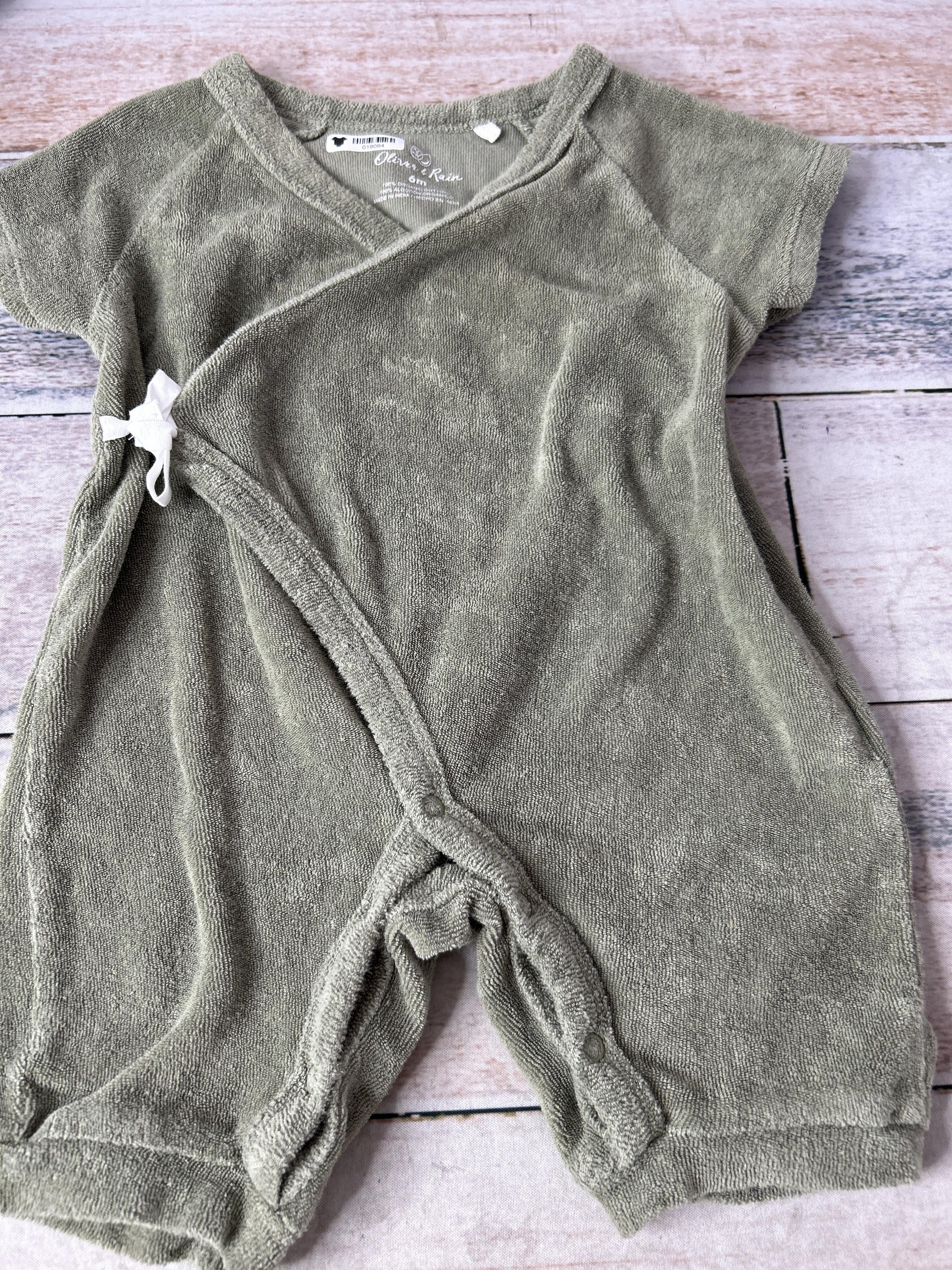 Oliver & Rain Unisex Olive Romper Size: 6 months Olive
