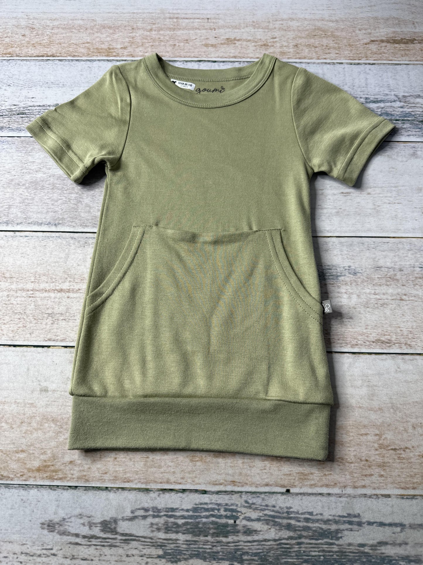 Goumi Unisex Olive Shirt Size: 2T Olive
