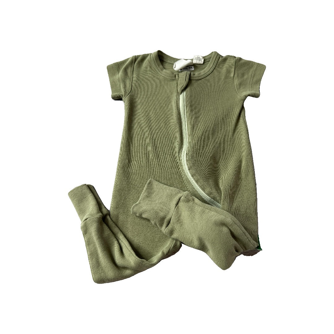 Parade Unisex Olive Romper Size: 6-12 months Olive