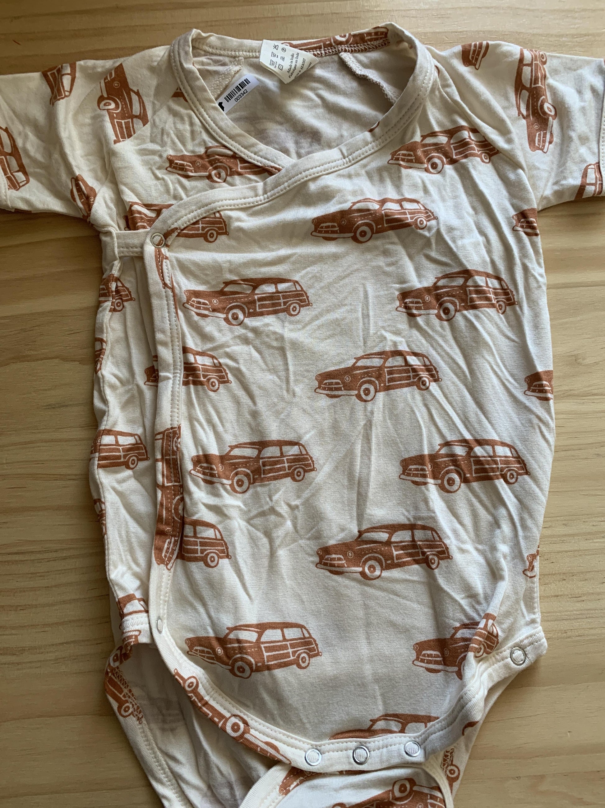 Kate Quinn Boys orange | Tan | Trucks Onesie Size: 12-18 months orange | Tan | Trucks