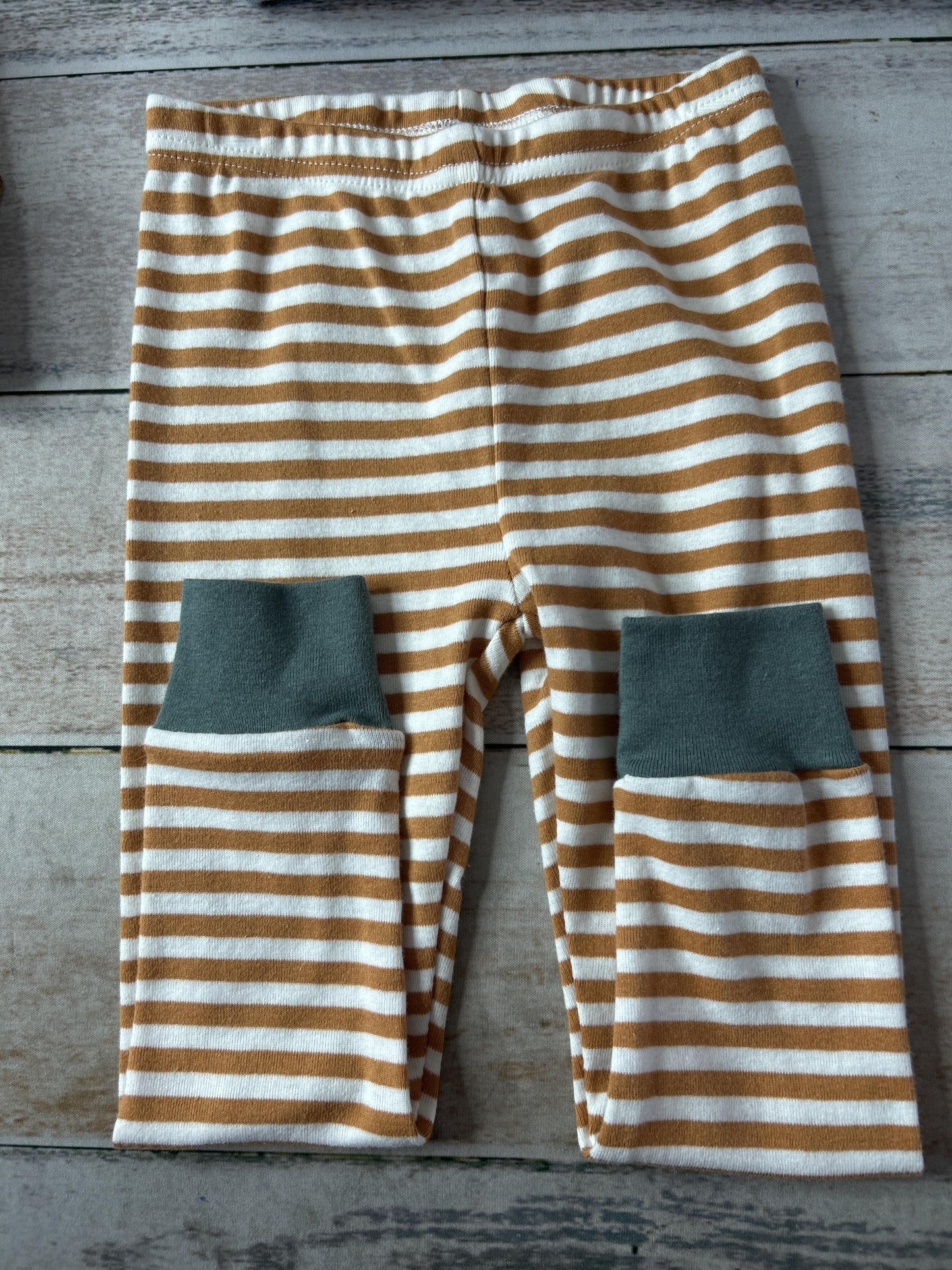 Carters Unisex orange | White | Striped Pajamas Size: 2T orange | White | Striped