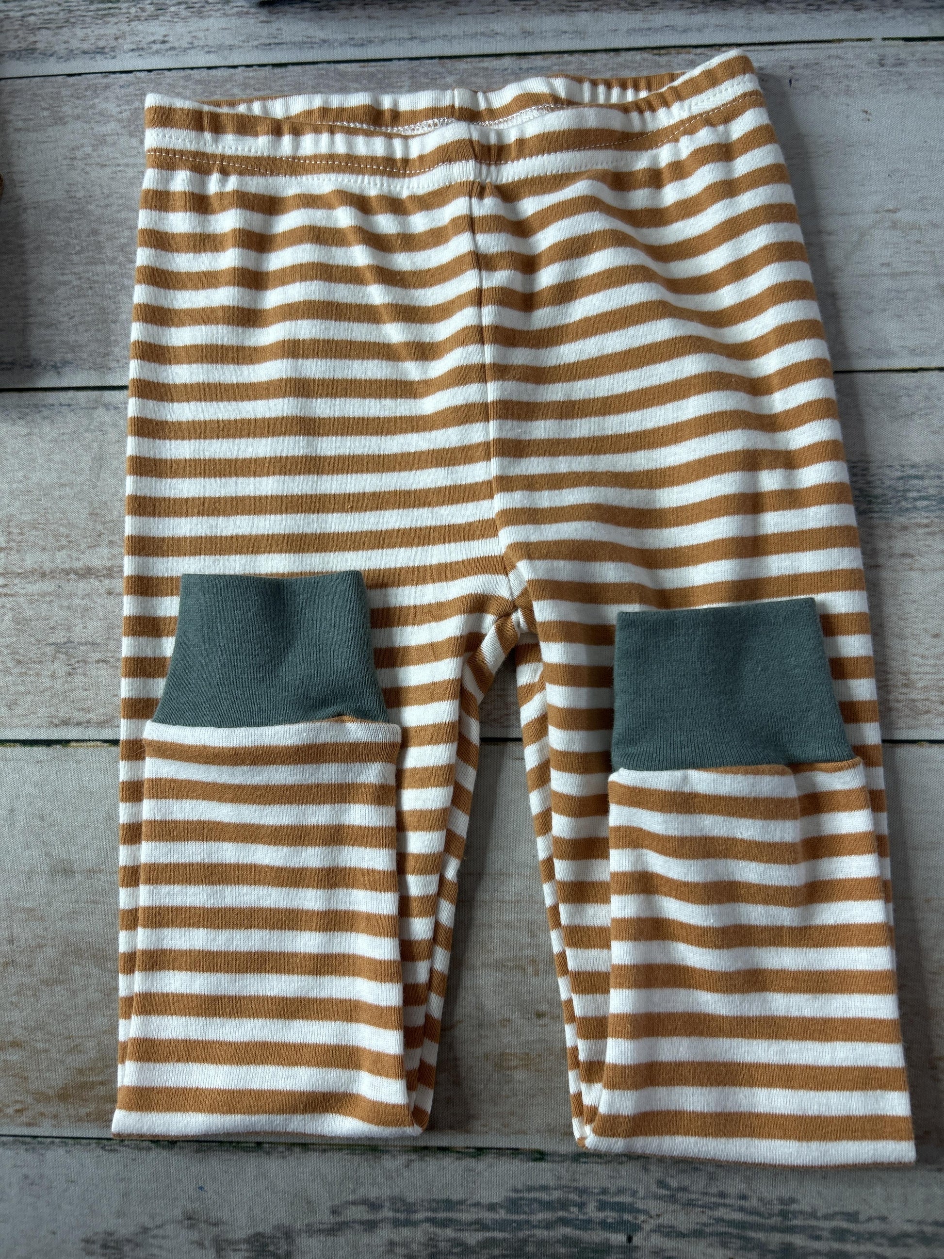 Carters Unisex orange | White | Striped Pajamas Size: 2T orange | White | Striped