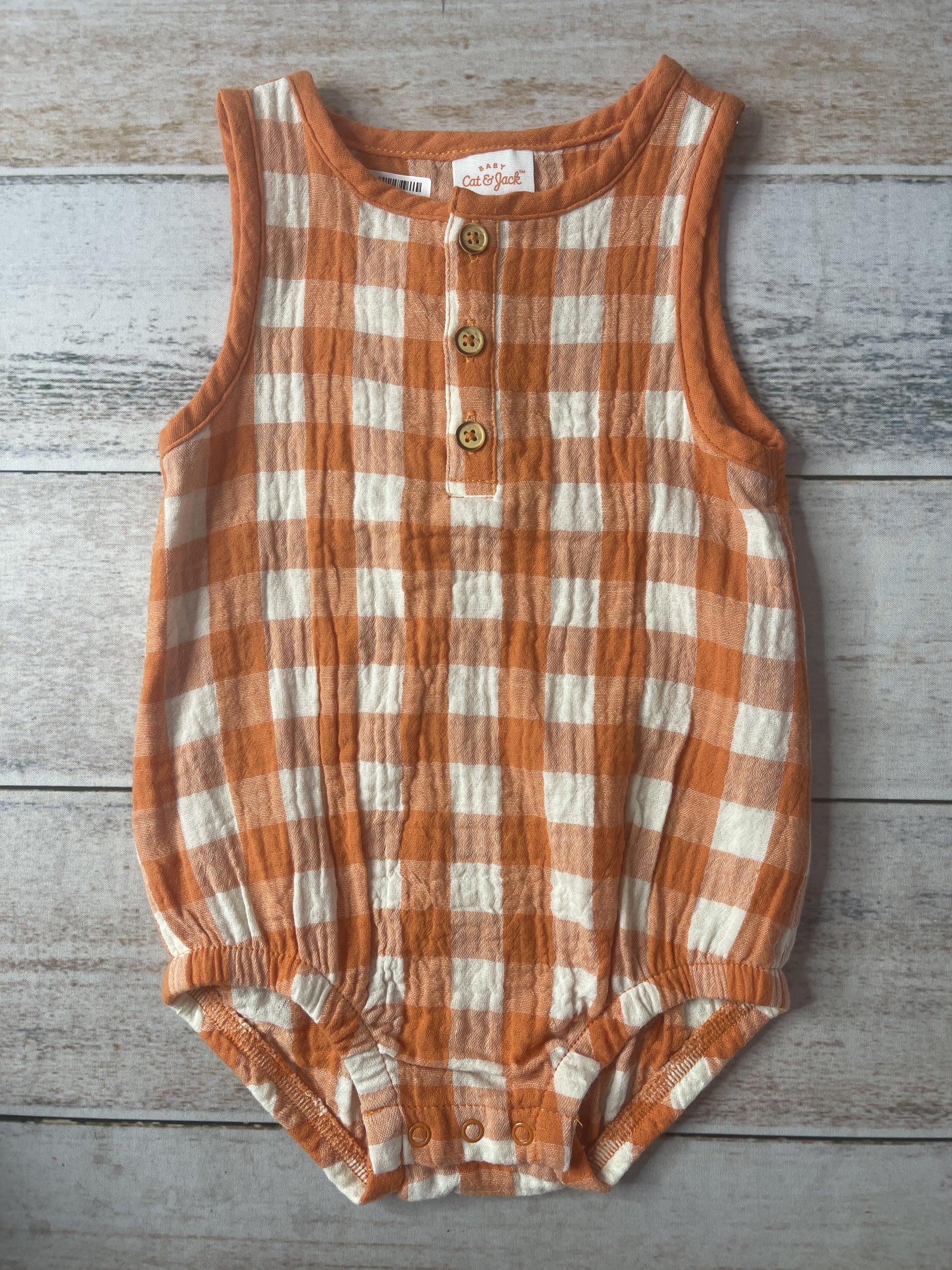 Cat & Jack Boys orange | White Onesie Size: 6-9 months orange | White