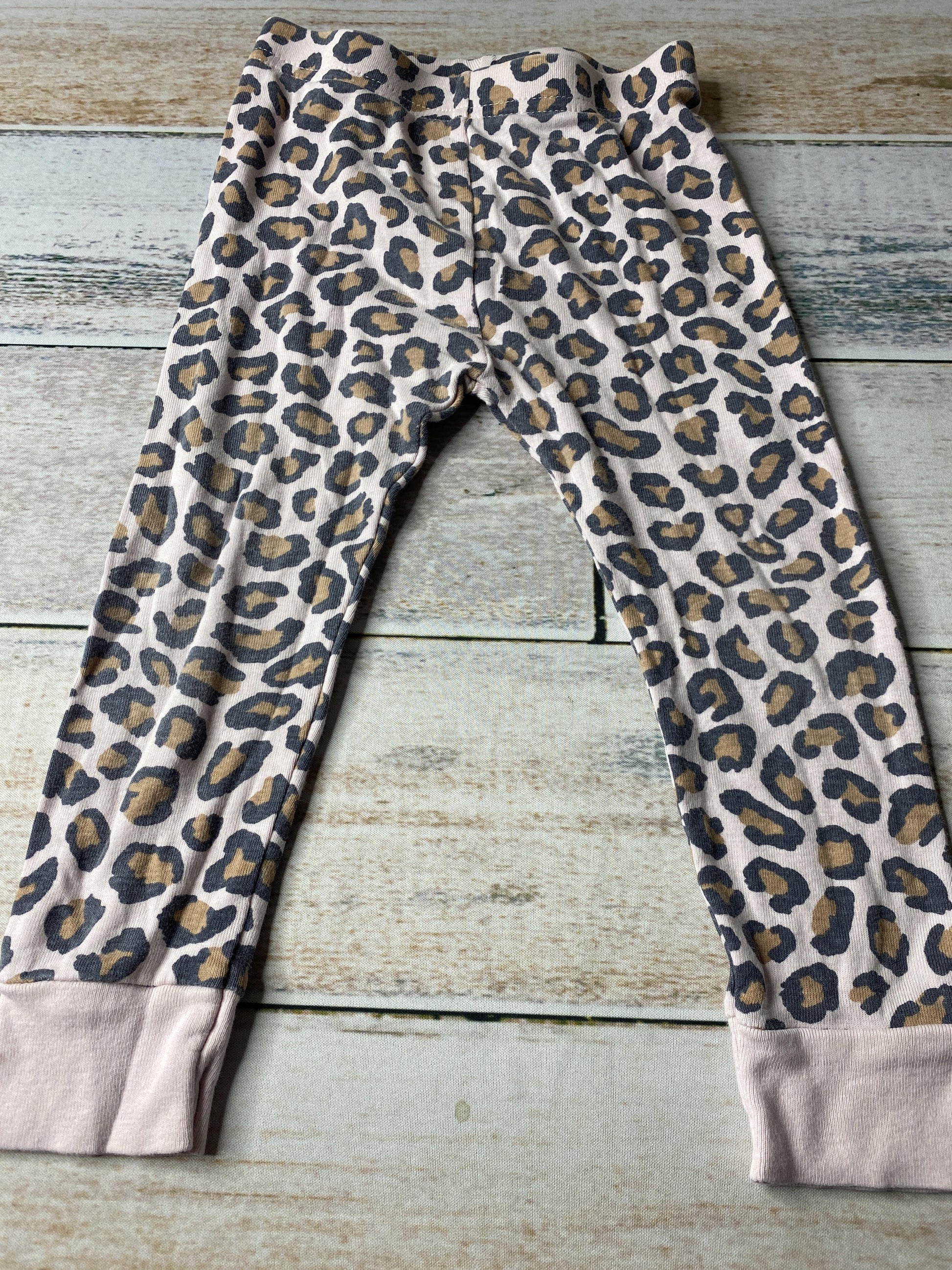 Old Navy Girls pink | Animal Print Pajamas Size: 2T pink | Animal Print