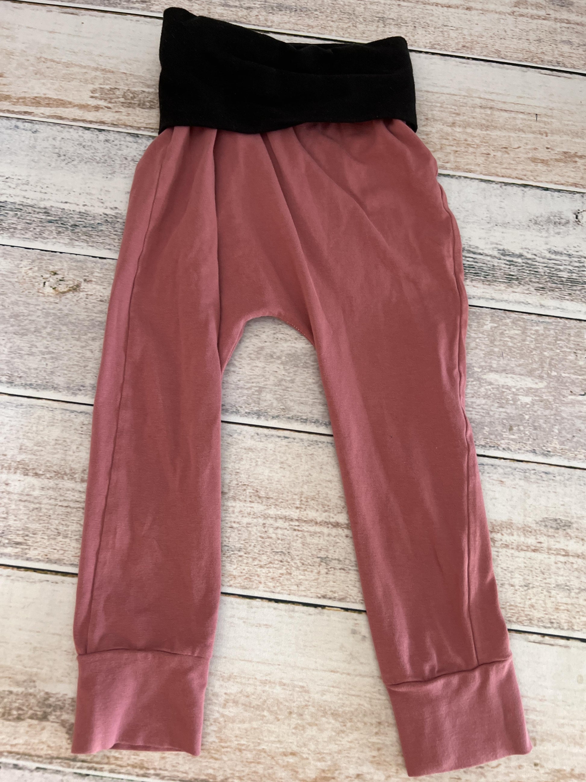 Unknown Girls pink | Black Pants Size: 2T pink | Black