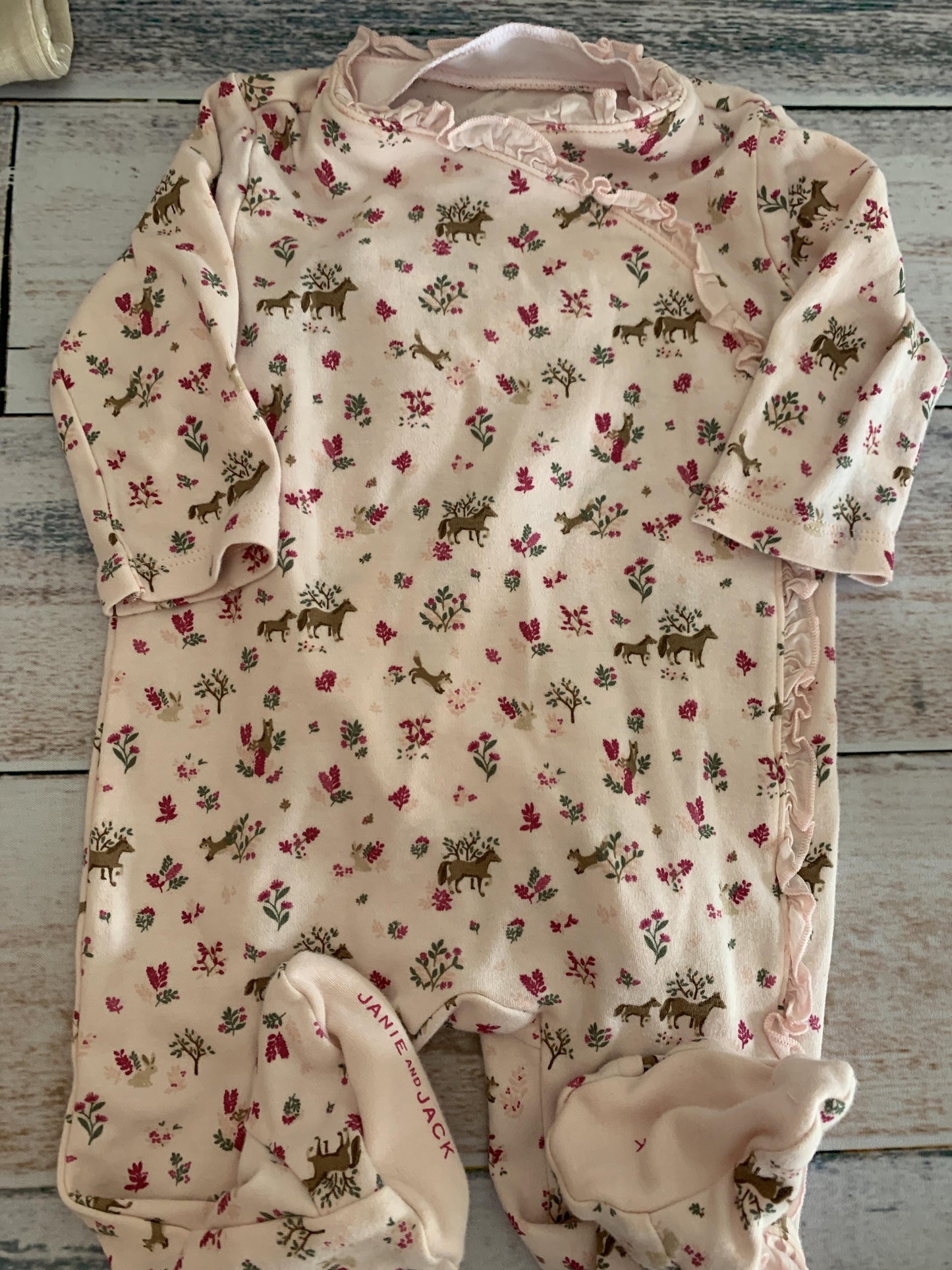 Janie and Jack Girls Pink floral | pink Pajamas Size: 3-6 months Pink floral | pink