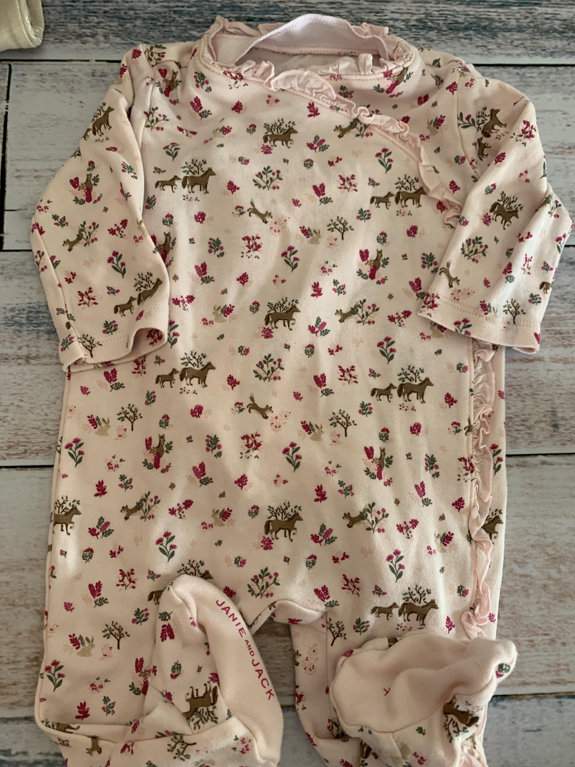 Janie and Jack Girls Pink floral | pink Pajamas Size: 3-6 months Pink floral | pink