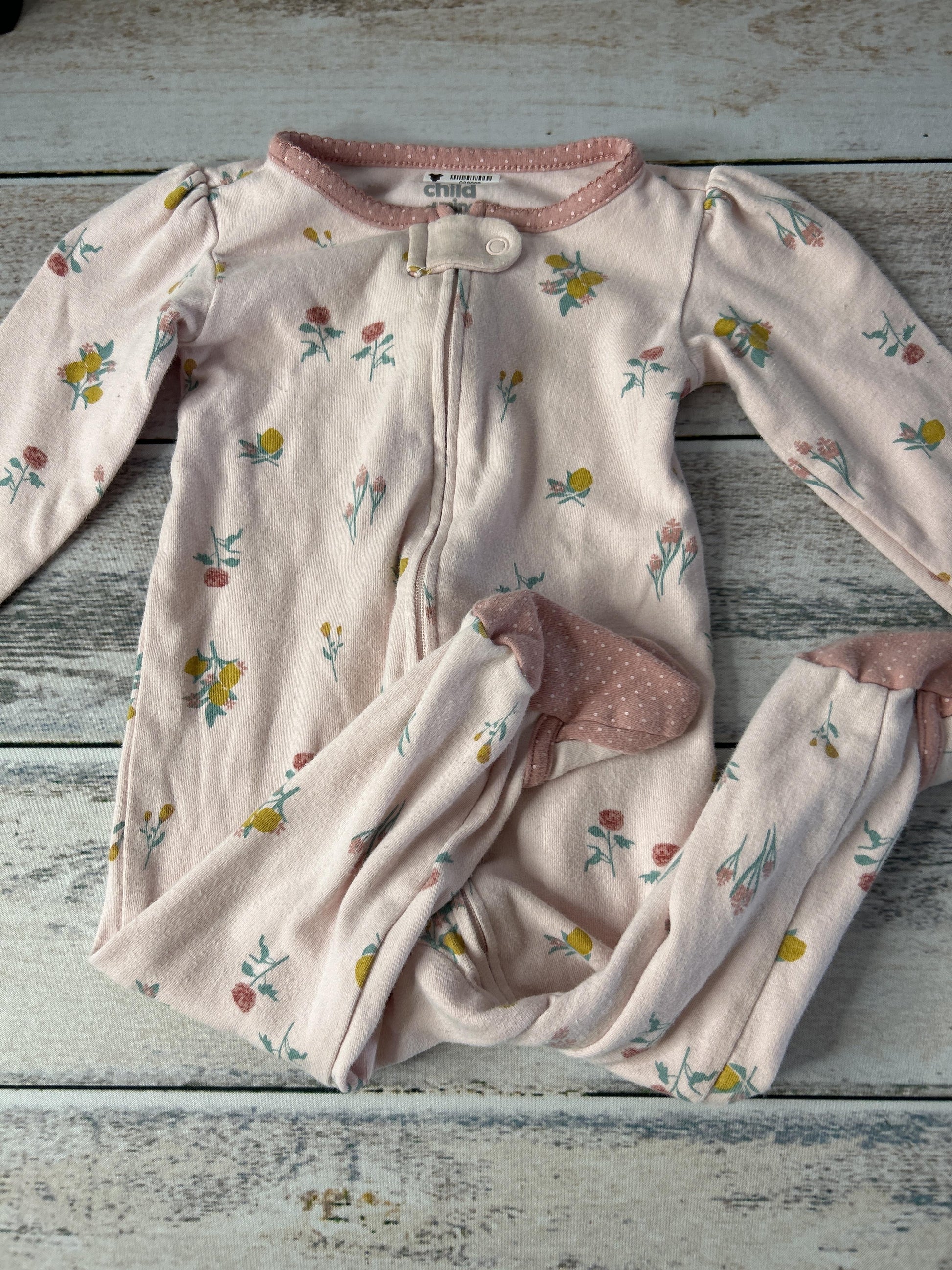 Unisex Pink floral Pajamas Size: 6-9 months Pink floral