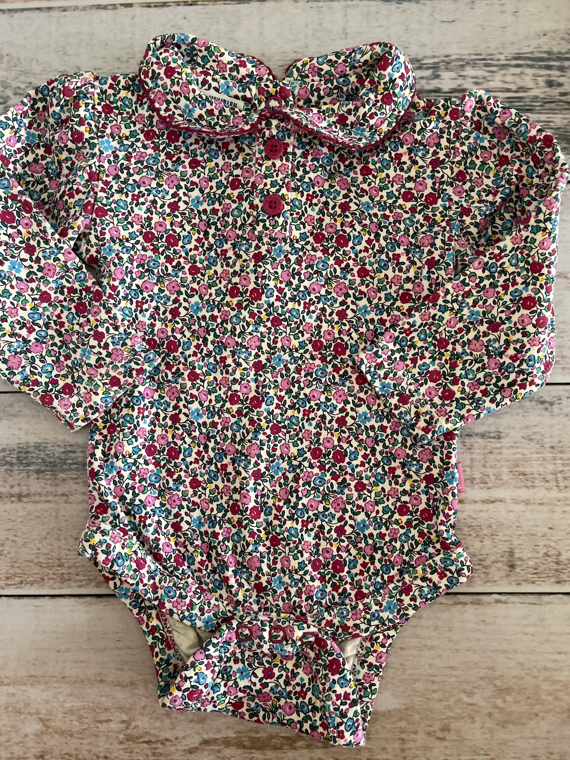 JoJo Maman Bebe Girls Pink floral Onesie Size: 6-12 months Pink floral