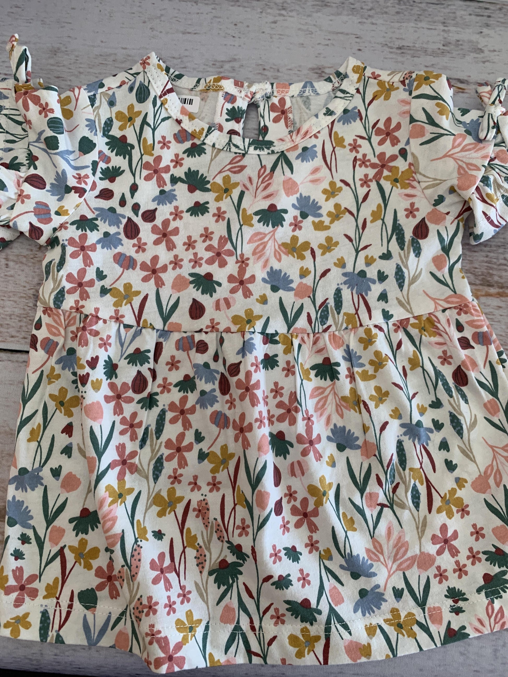 Carters Girls Pink floral Shirt Size: 9 months Pink floral