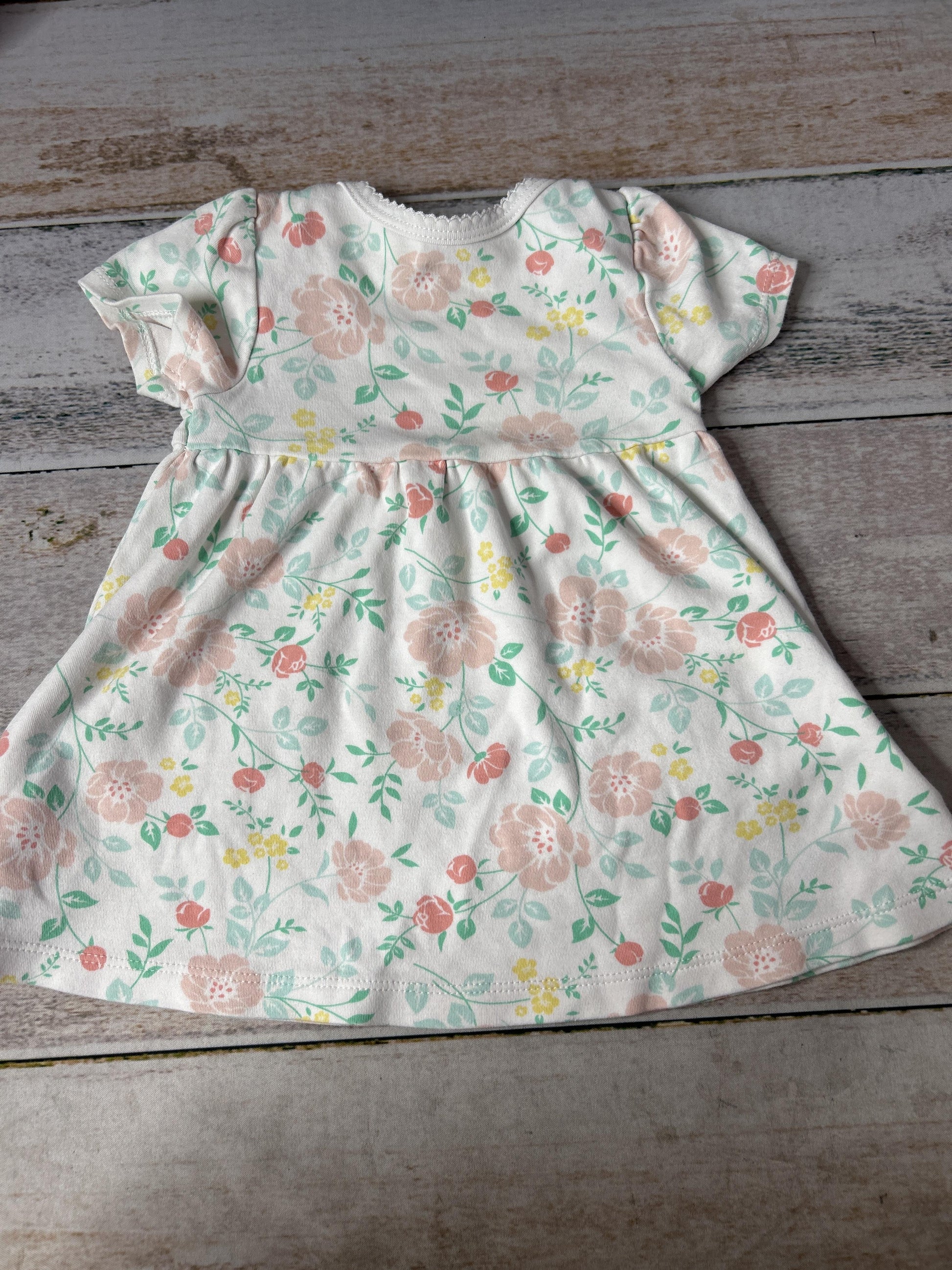 Girls Pink floral Dress Size: 9 months Pink floral