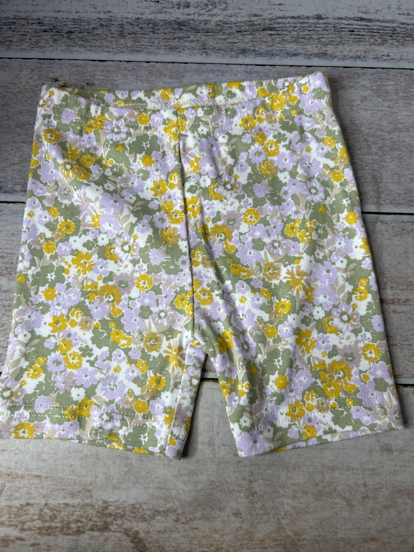 Girls Pink floral Shorts Size: 2T Pink floral