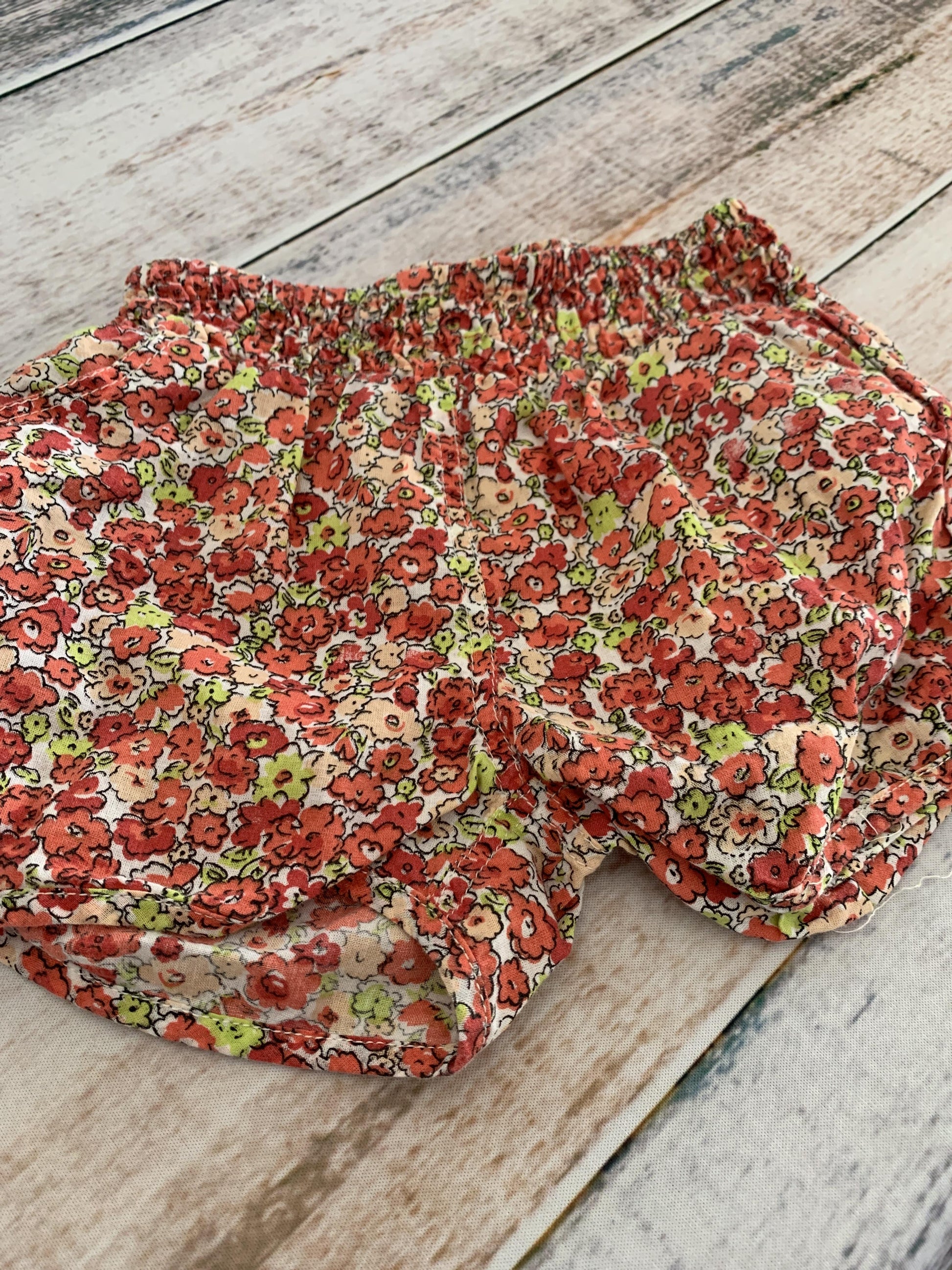 Arsene et les pipelettes Girls Pink floral Shorts Size: 2 years Pink floral