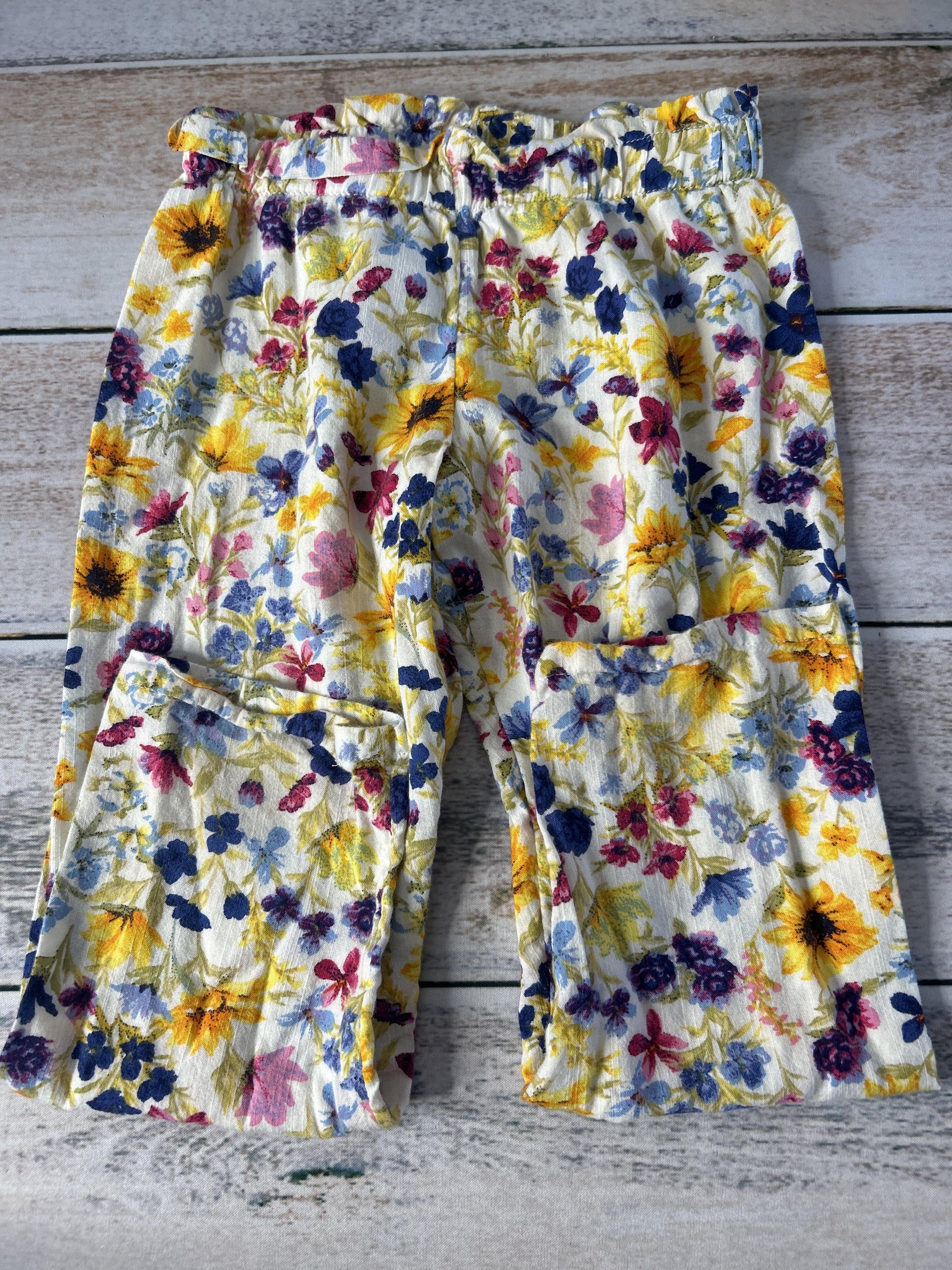 Girls Pink floral Pants Size: 3T Pink floral