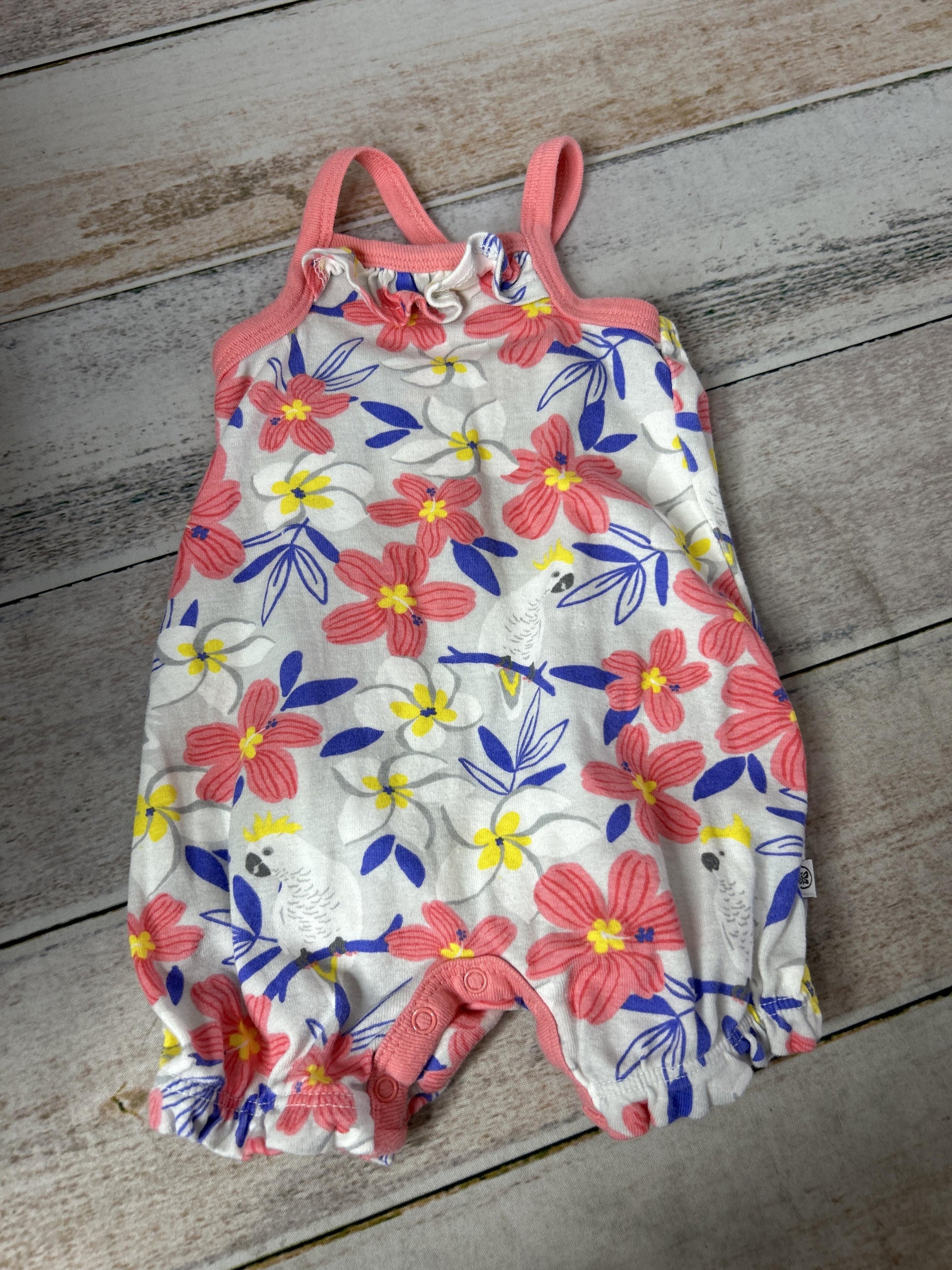 Girls Pink floral Romper Size: 0-3 months Pink floral