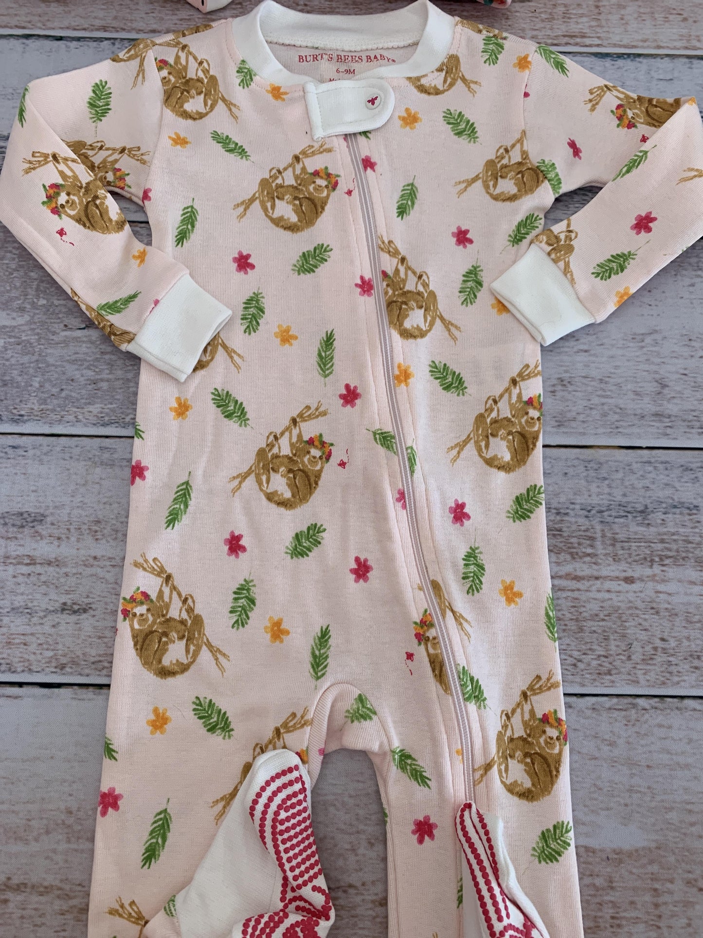 Burt's Bees Girls pink | Flowers | animals Pajamas Size: 6-9 months pink | Flowers | animals