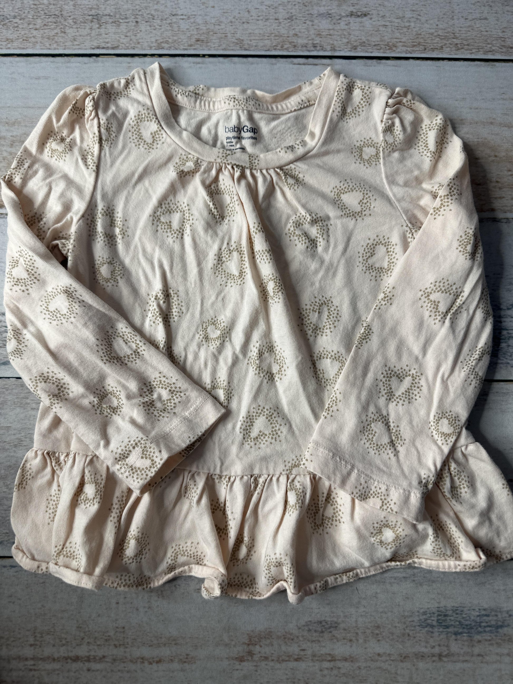 Gap Girls pink | Hearts Long Sleeve T-Shirt Size: 3T pink | Hearts