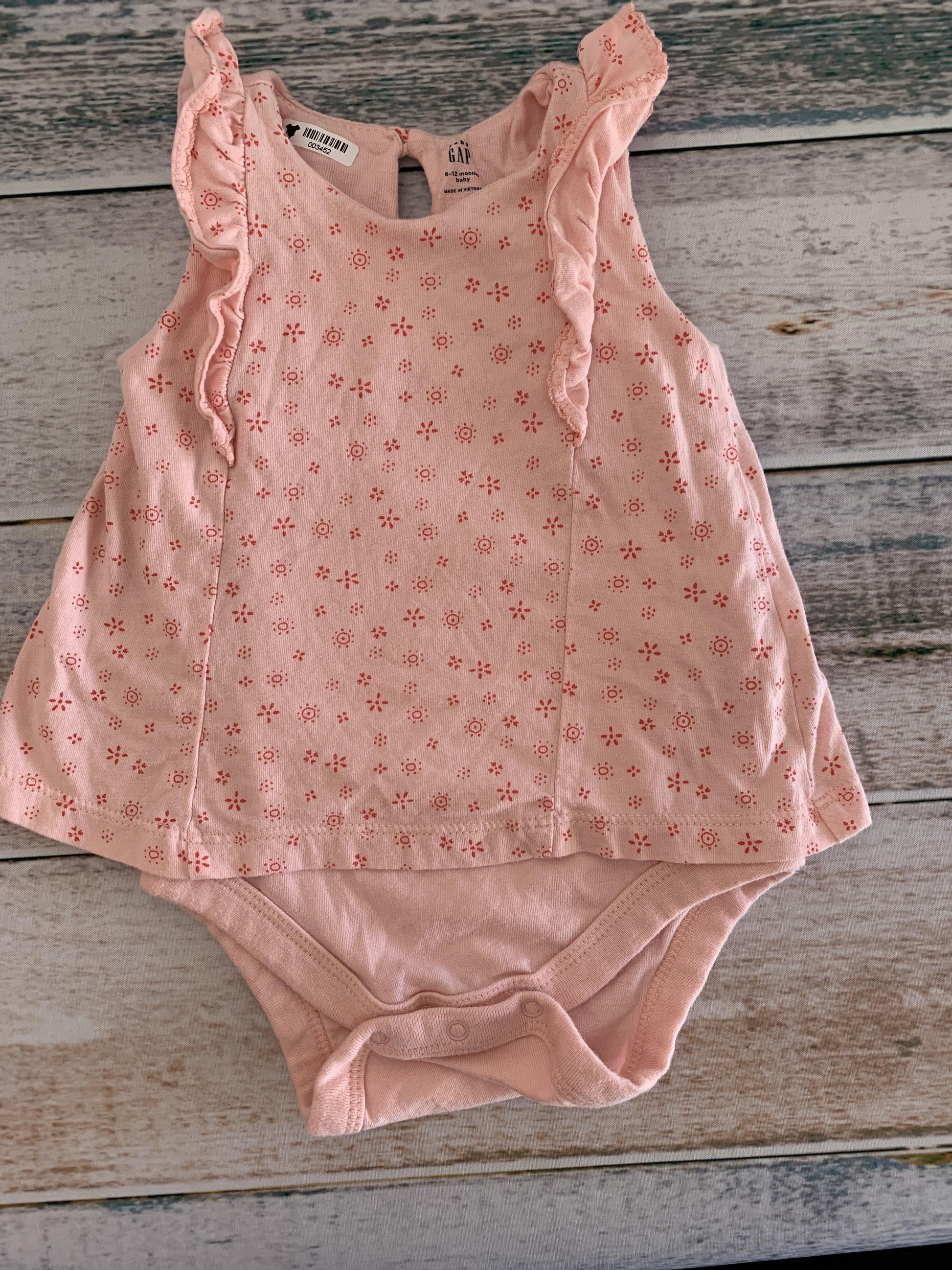 Girls pink | Pattern Romper Size: 6-12 months pink | Pattern