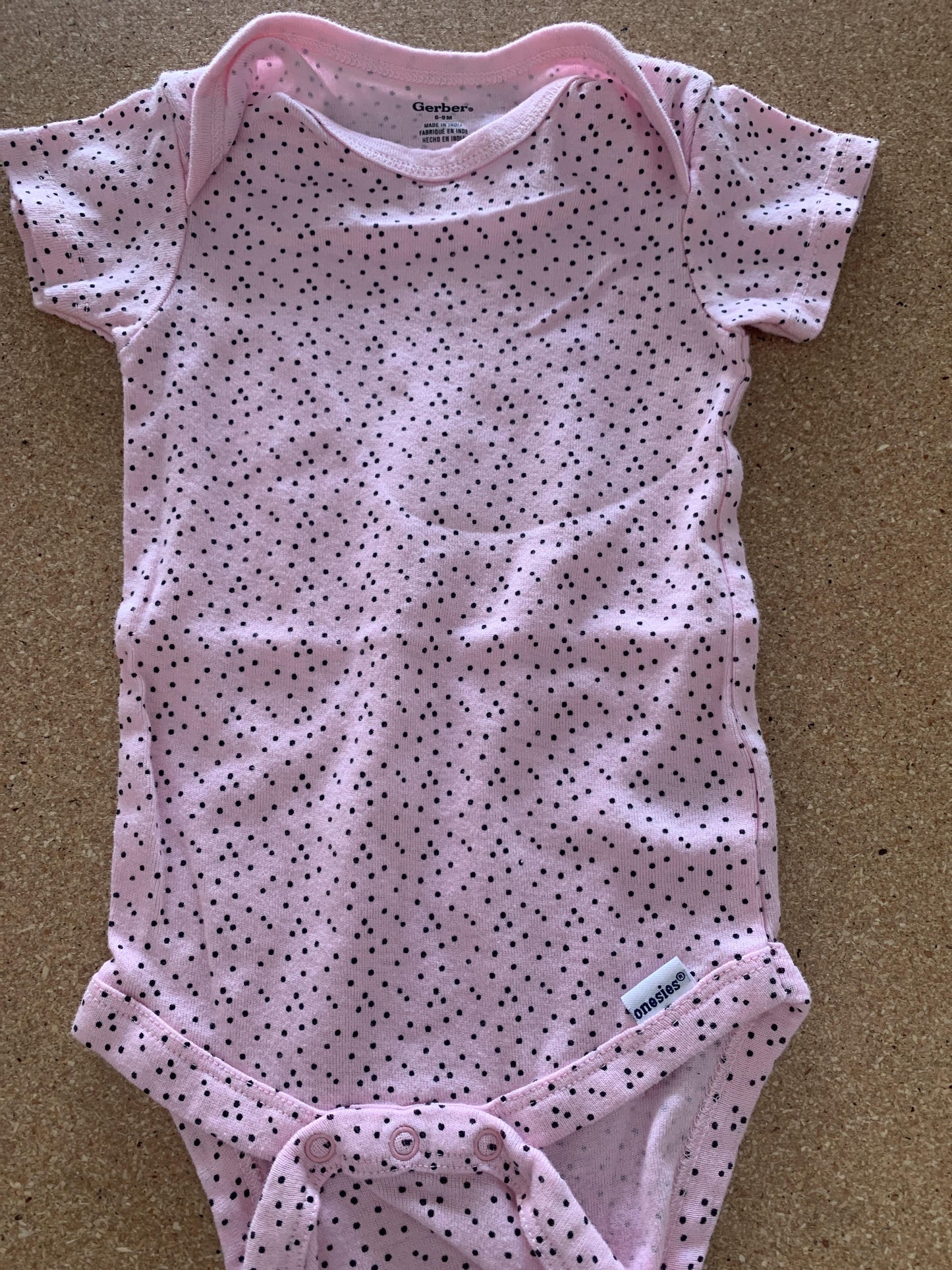 Gerber Childrenswear Girls pink | polka dot | Black Onesie Size: 6-9 months pink | polka dot | Black