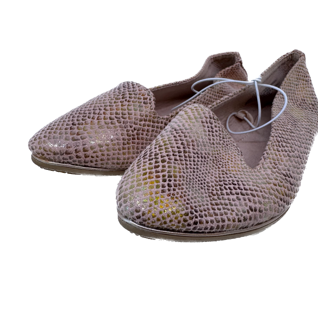 Self Esteem Girls Pink Snake Print Shoes Size: 1 Youth Pink Snake Print