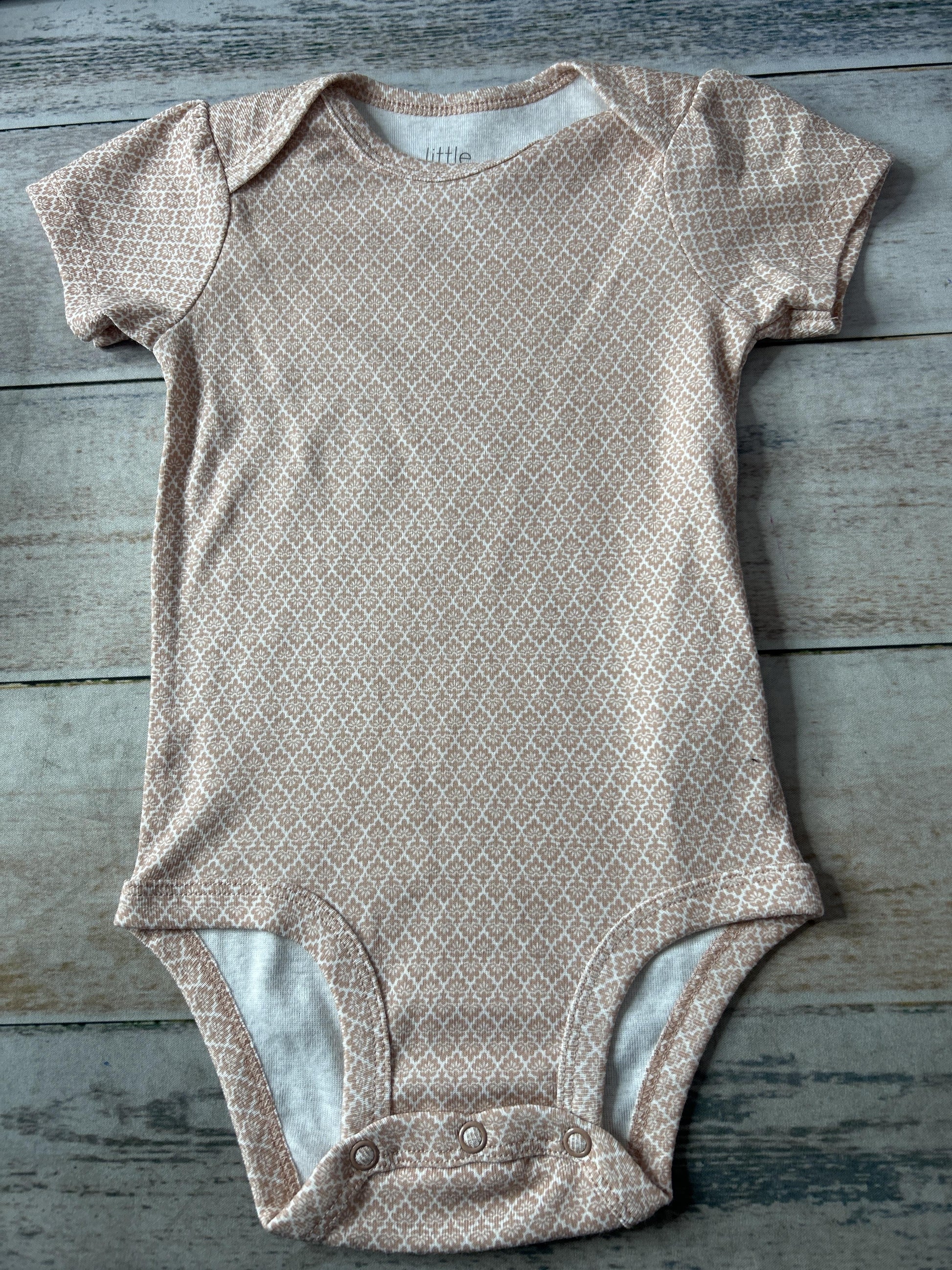 Little Planet Girls pink | White Onesie Size: 12 months pink | White