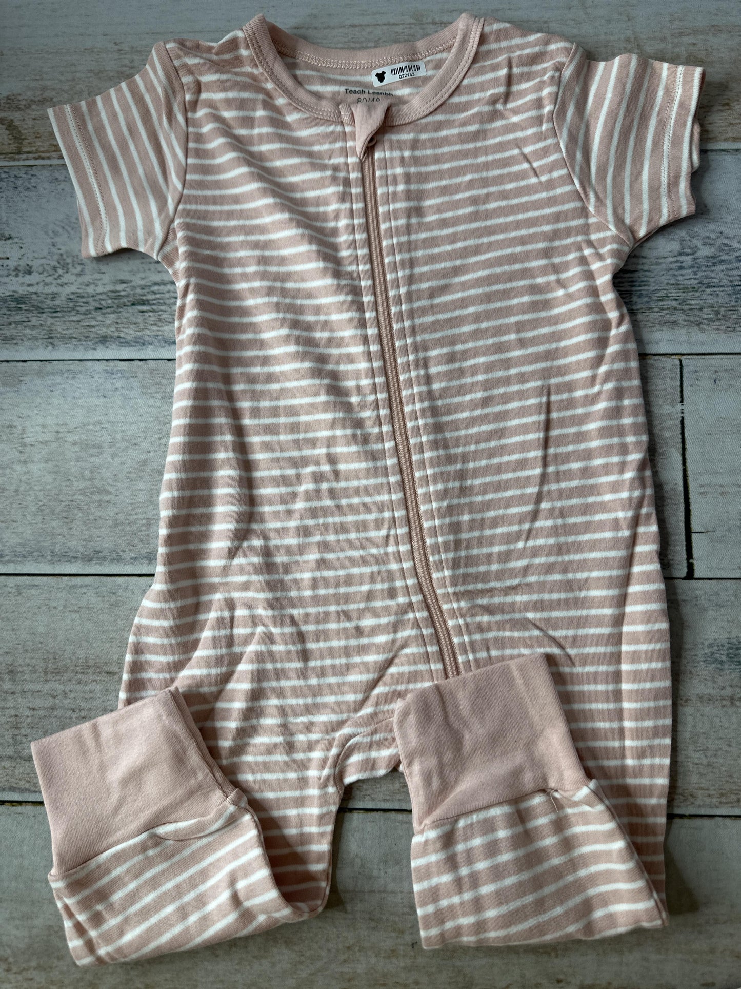 Teach Leanbh Girls pink | White Pajamas Size: 18 months pink | White