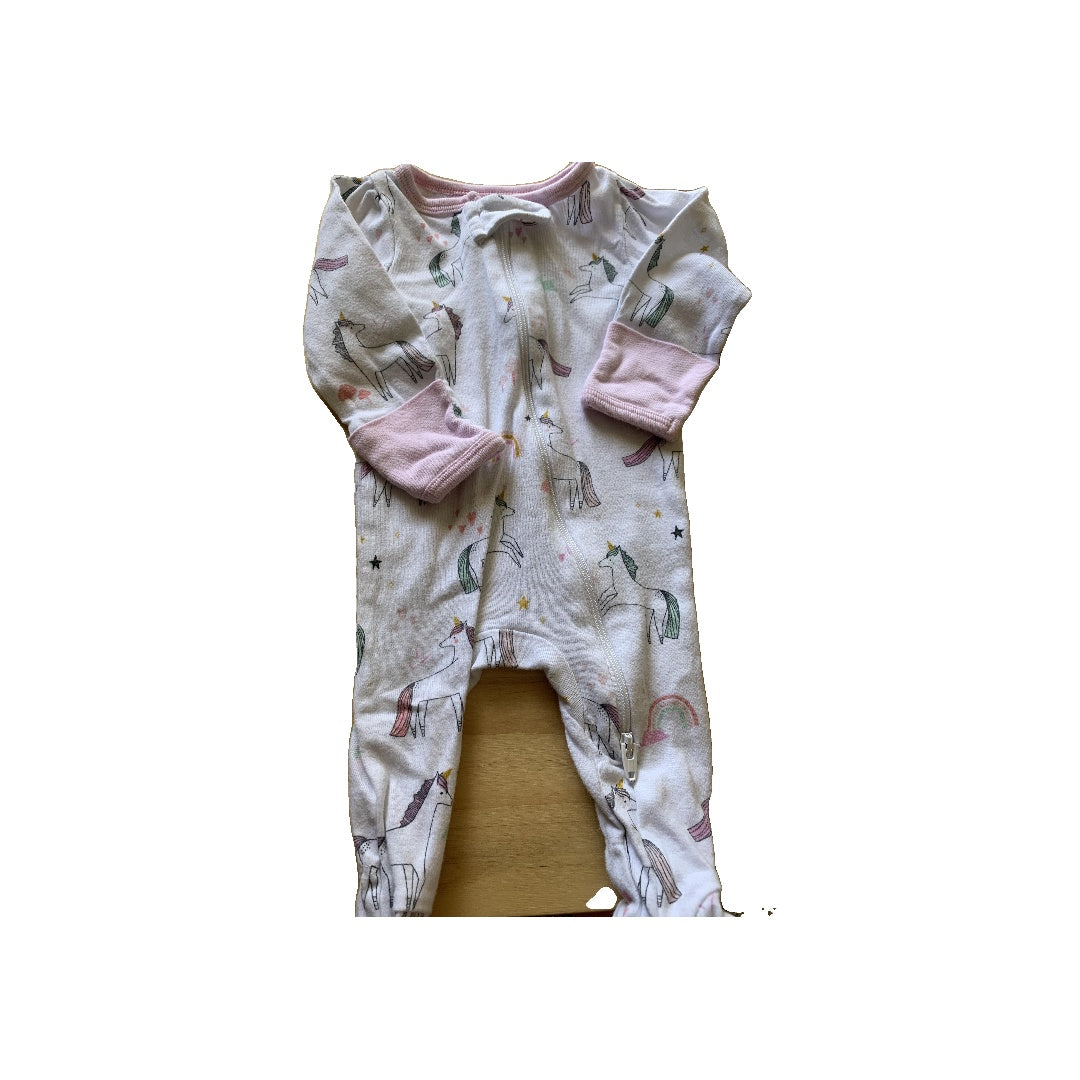Girls pink | White Pajamas Size: Newborn pink | White