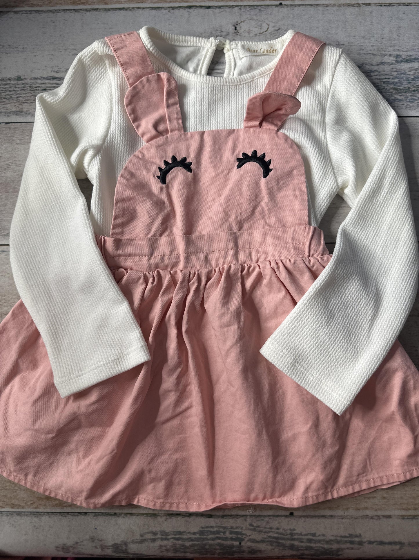 Girls pink | Wool White Dress Size: 3T pink | Wool White