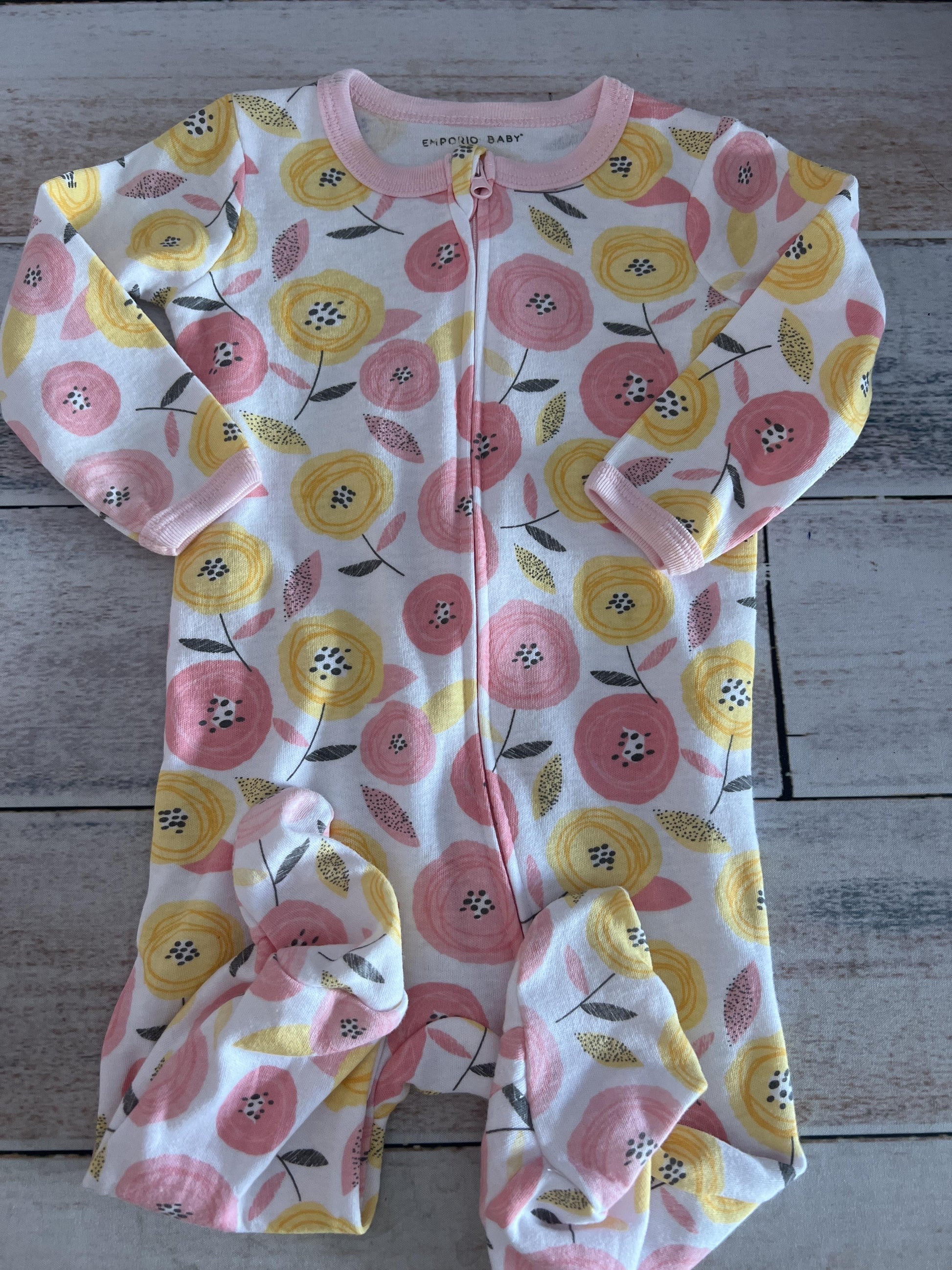 Girls pink | Yellow | Flowers Pajamas Size: 6-9 months pink | Yellow | Flowers