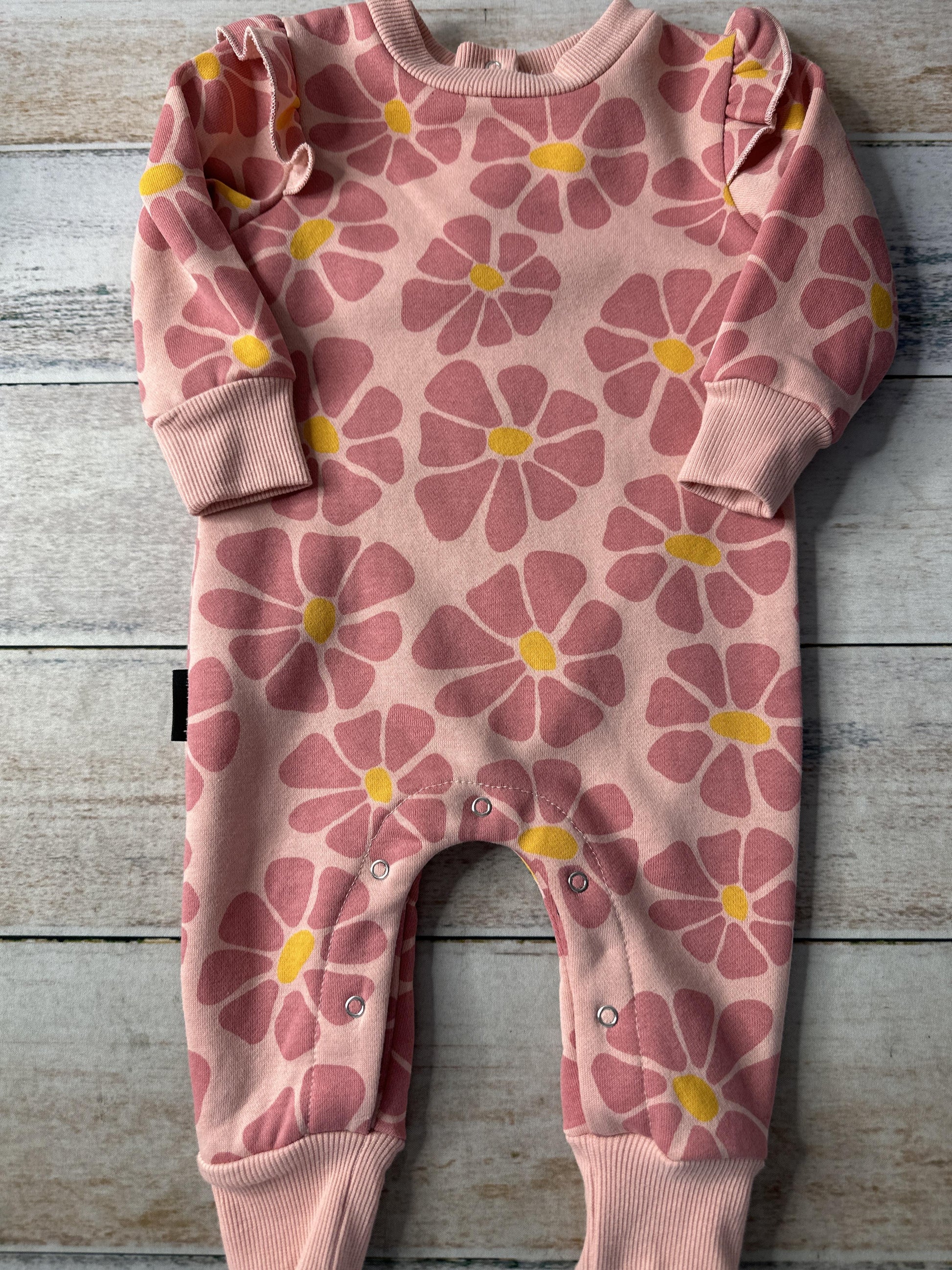 Dot Girls pink | Yellow Long Sleeve Outfit Size: 6-9 months pink | Yellow