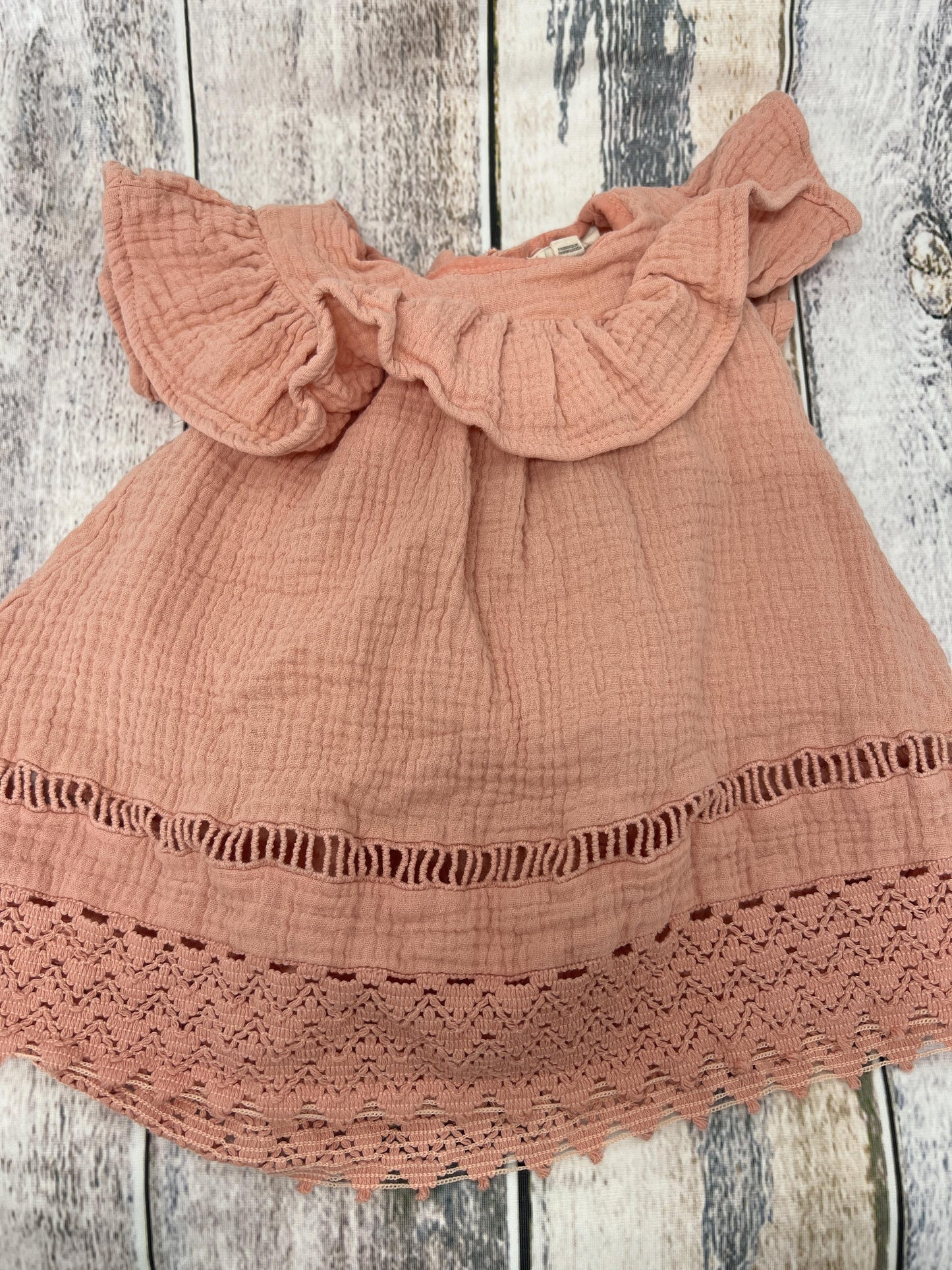 Girls pink Shirt Size: 2T pink